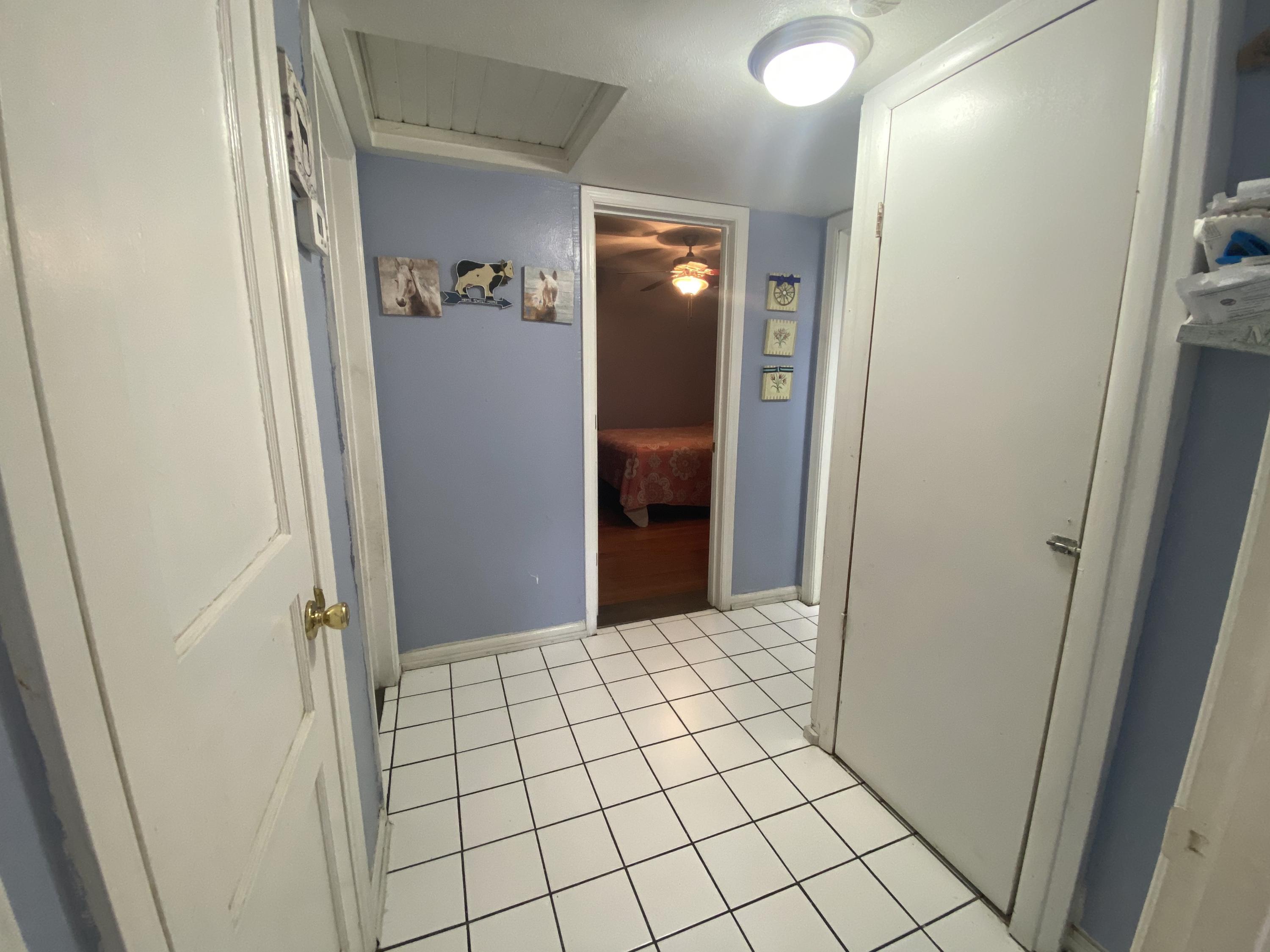 RE S/D PART ELLIOTT PT LOT 8 BLK A - Residential