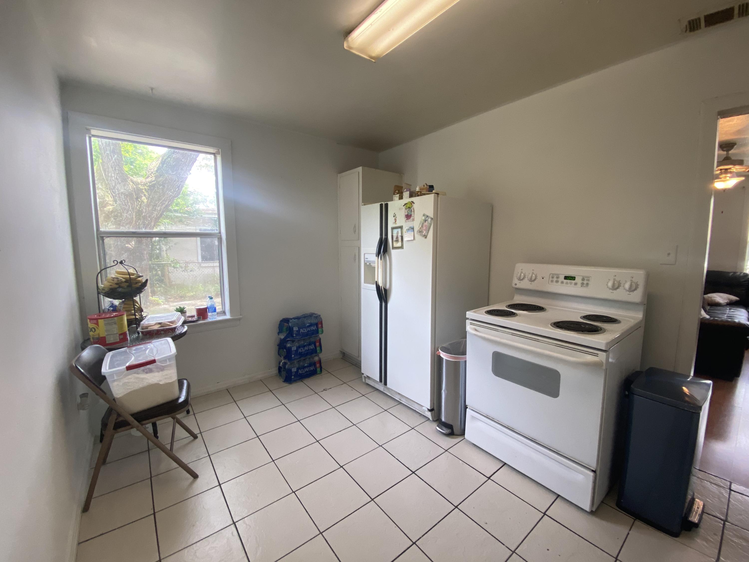 RE S/D PART ELLIOTT PT LOT 8 BLK A - Residential