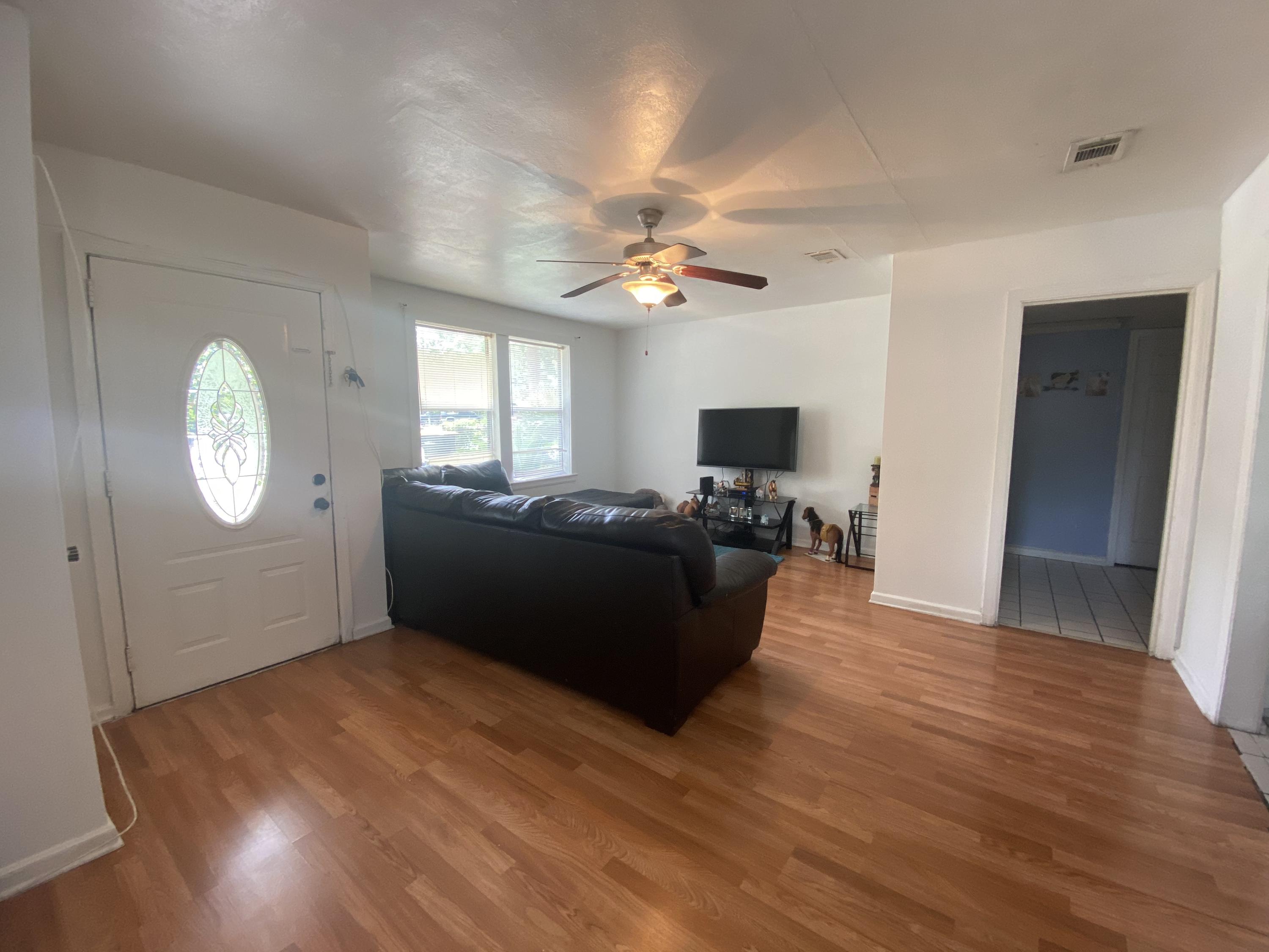 RE S/D PART ELLIOTT PT LOT 8 BLK A - Residential