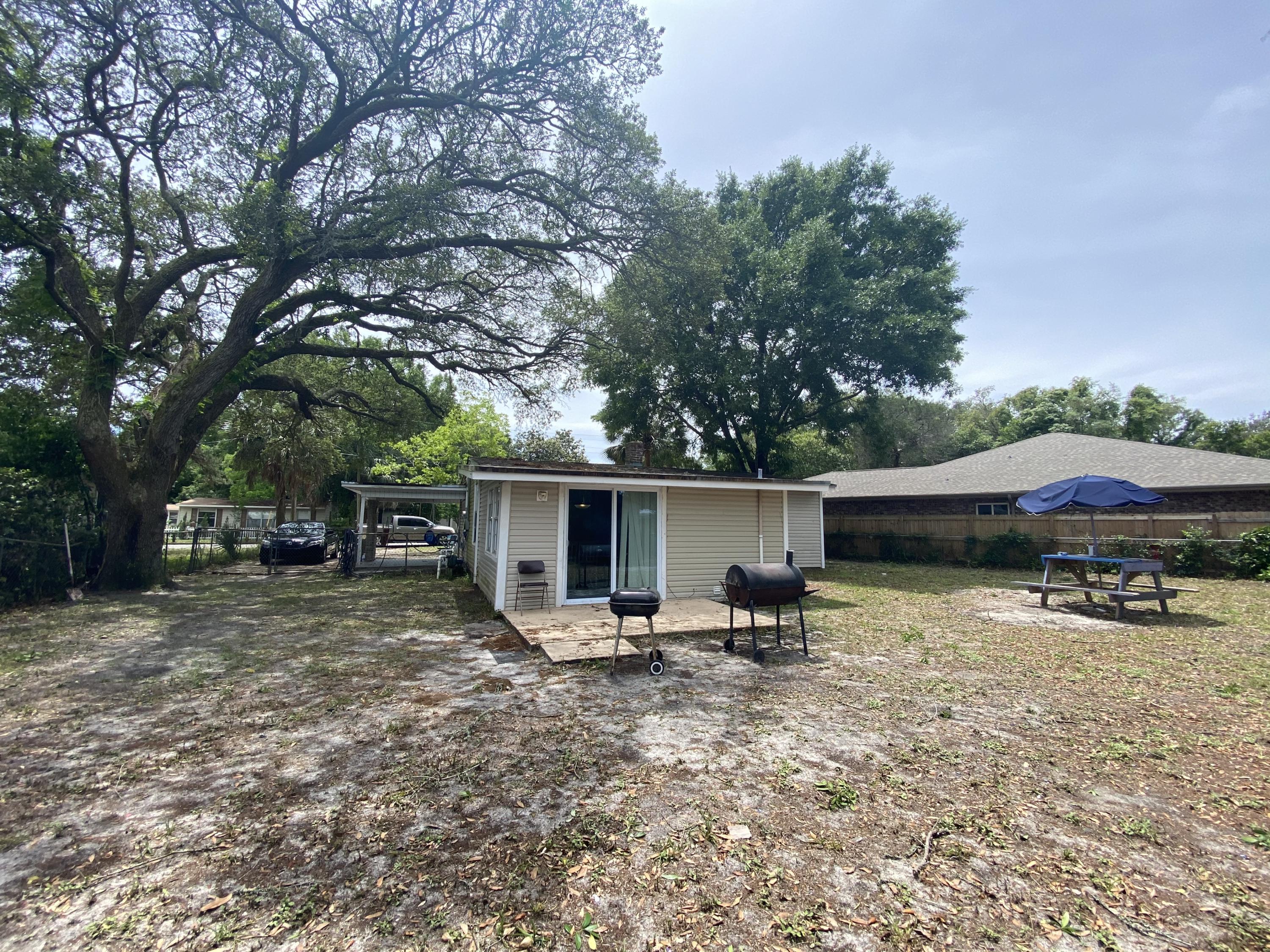 RE S/D PART ELLIOTT PT LOT 8 BLK A - Residential