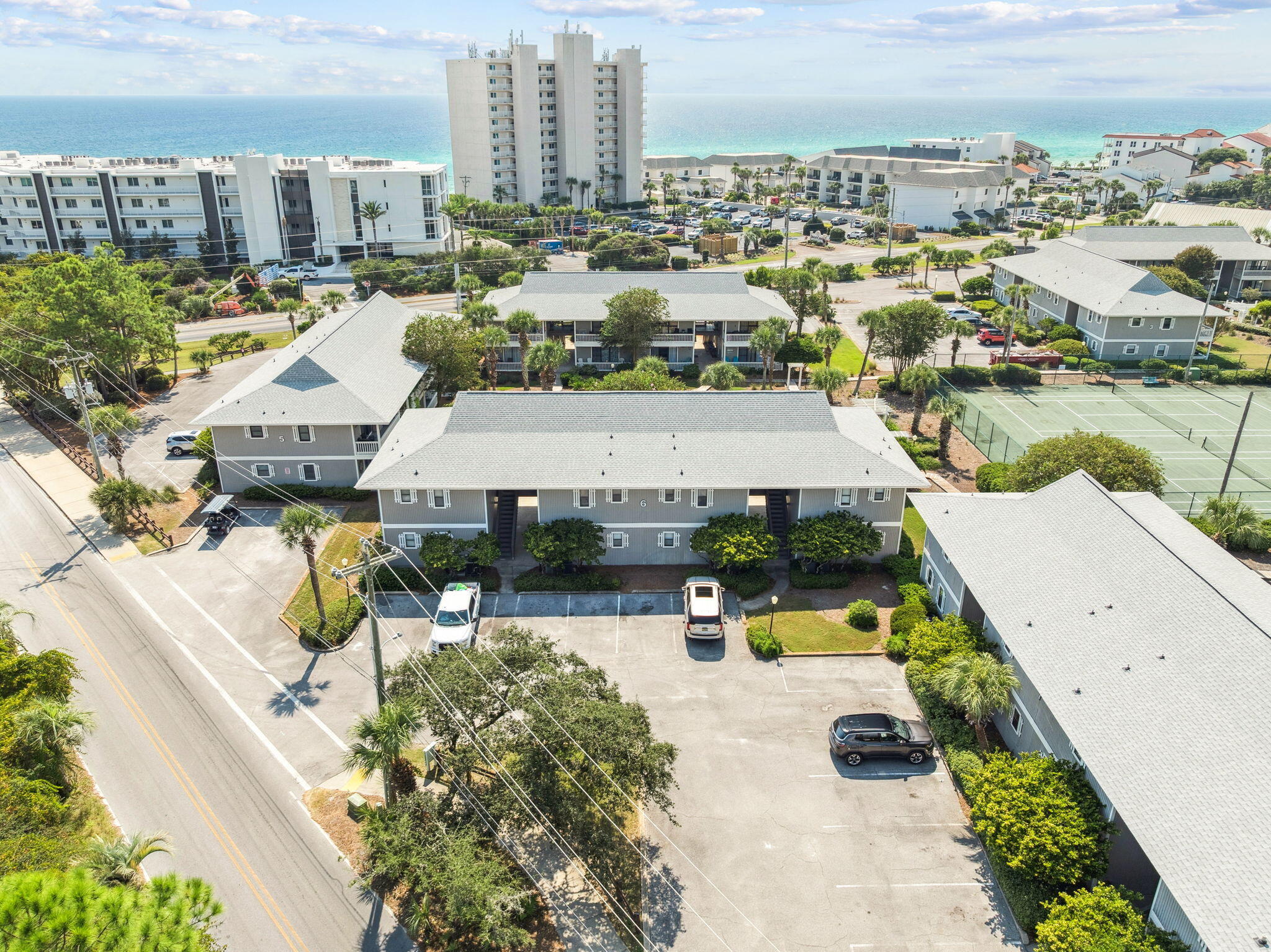 BEACHWOOD VILLAS CONDO - Residential