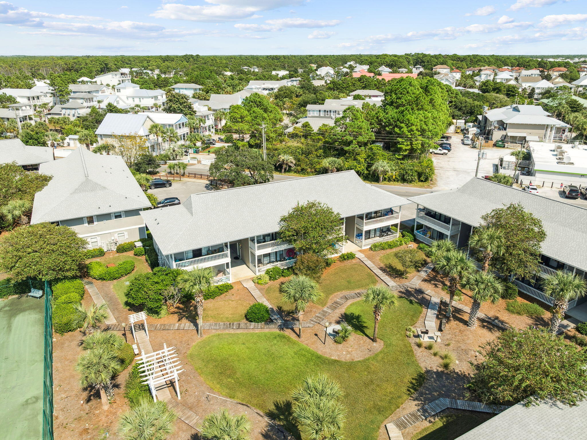 BEACHWOOD VILLAS CONDO - Residential