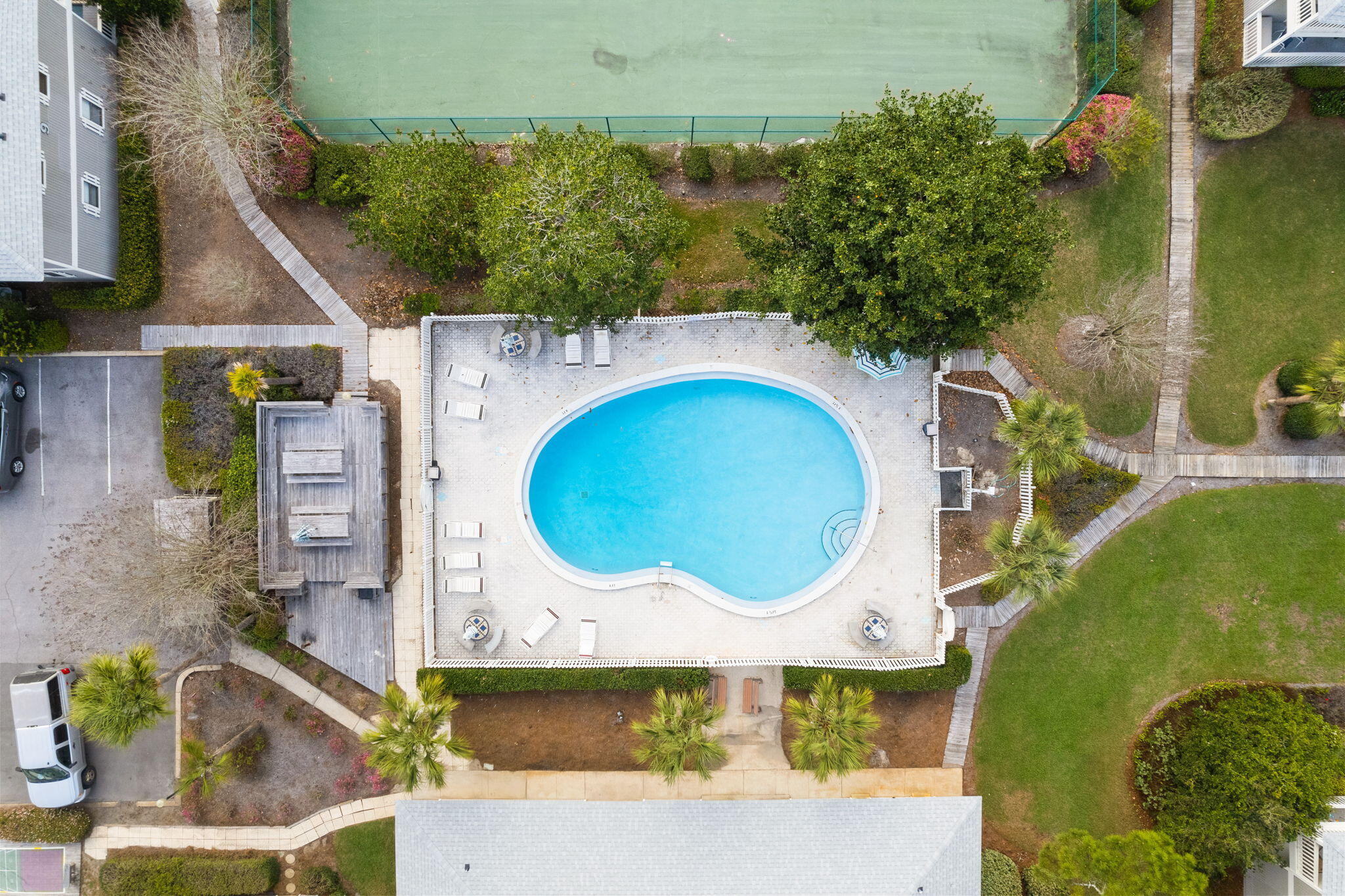 BEACHWOOD VILLAS CONDO - Residential