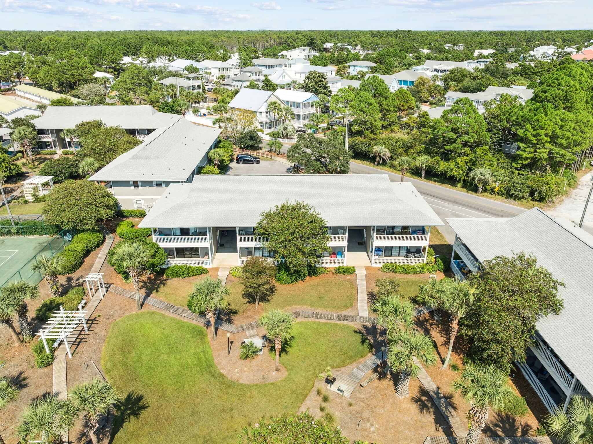 BEACHWOOD VILLAS CONDO - Residential