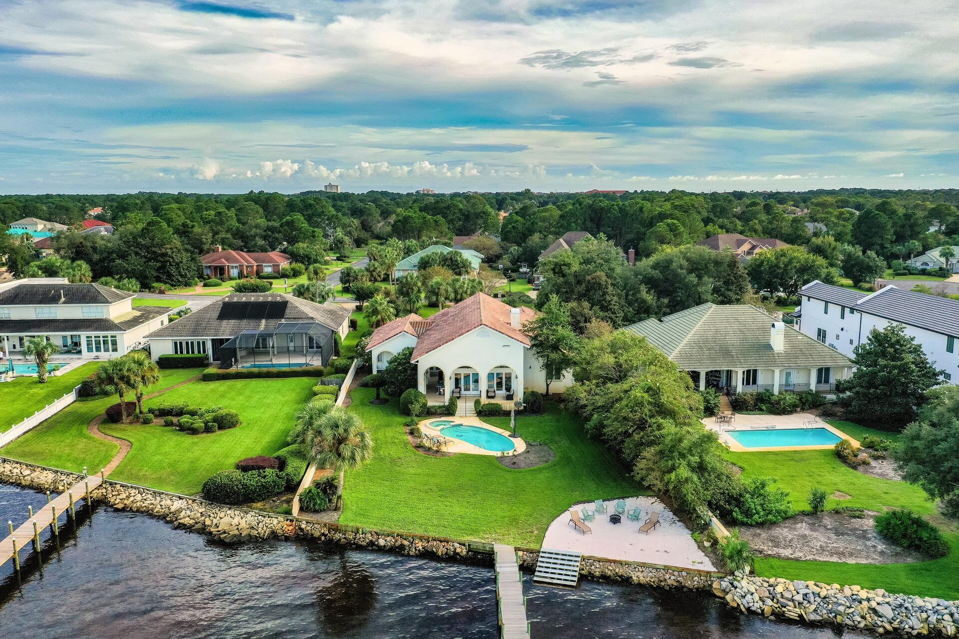 Emerald Bay BAYWINDS GOLF EST PH 1 - Residential
