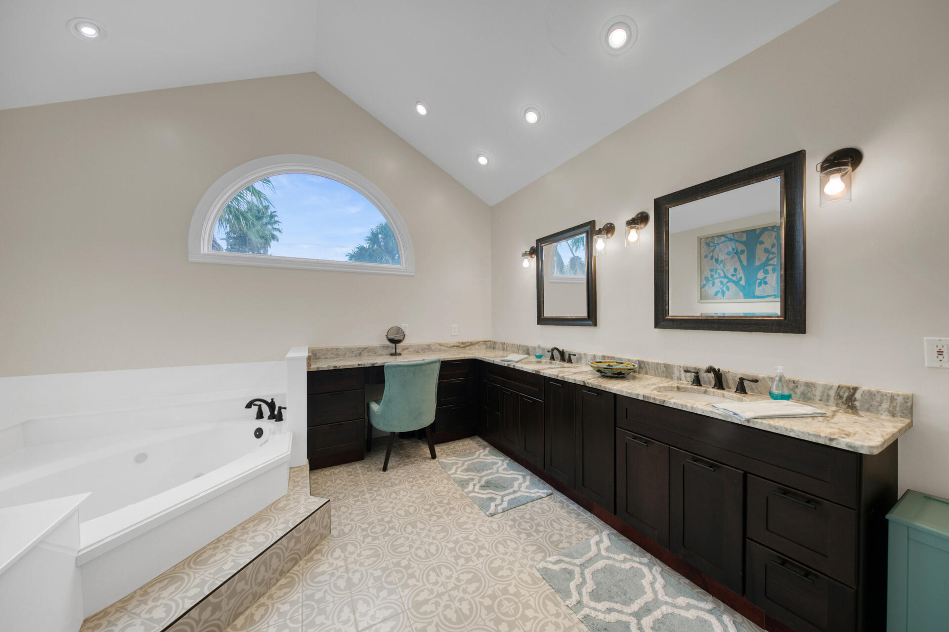 Emerald Bay BAYWINDS GOLF EST PH 1 - Residential