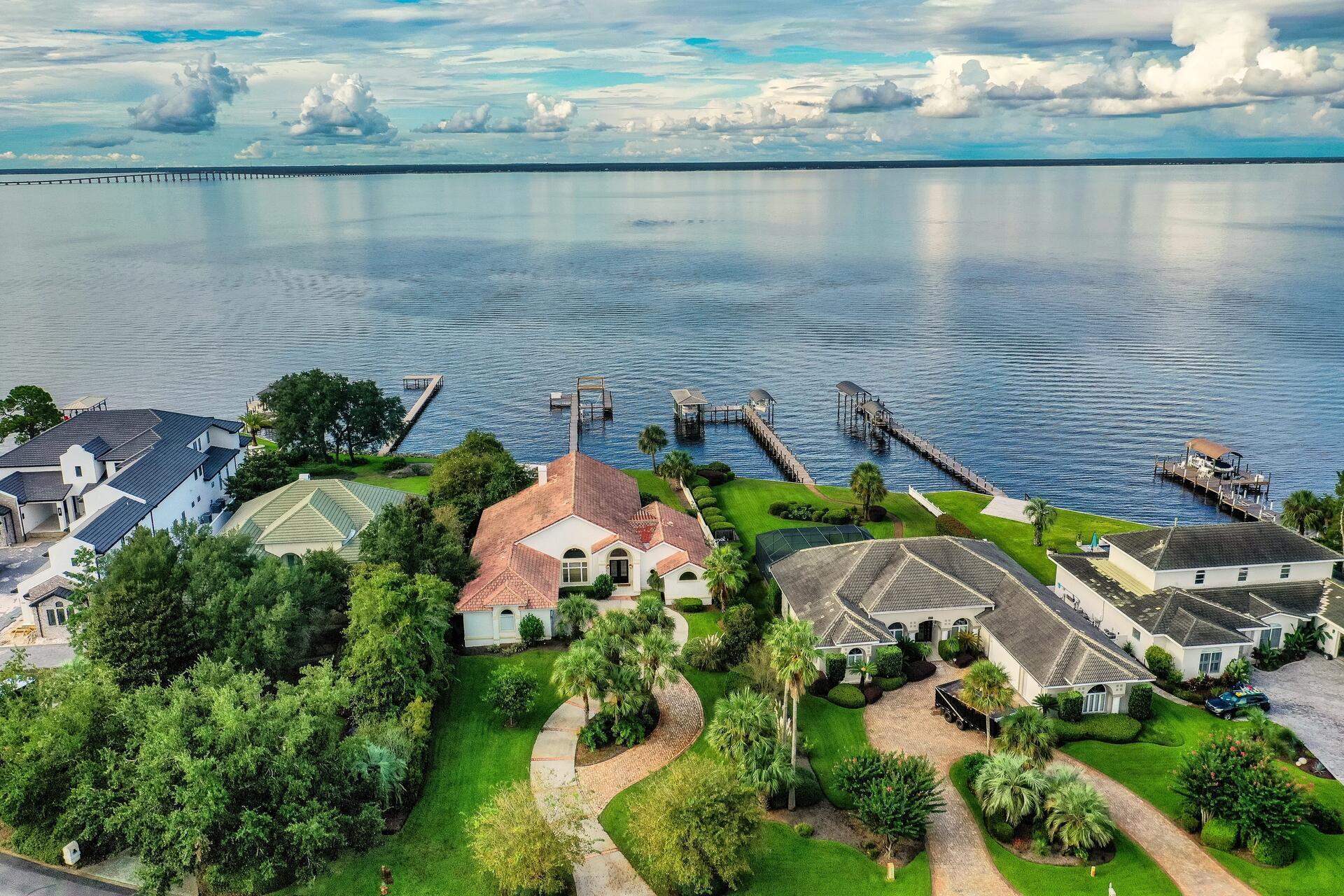 Emerald Bay BAYWINDS GOLF EST PH 1 - Residential