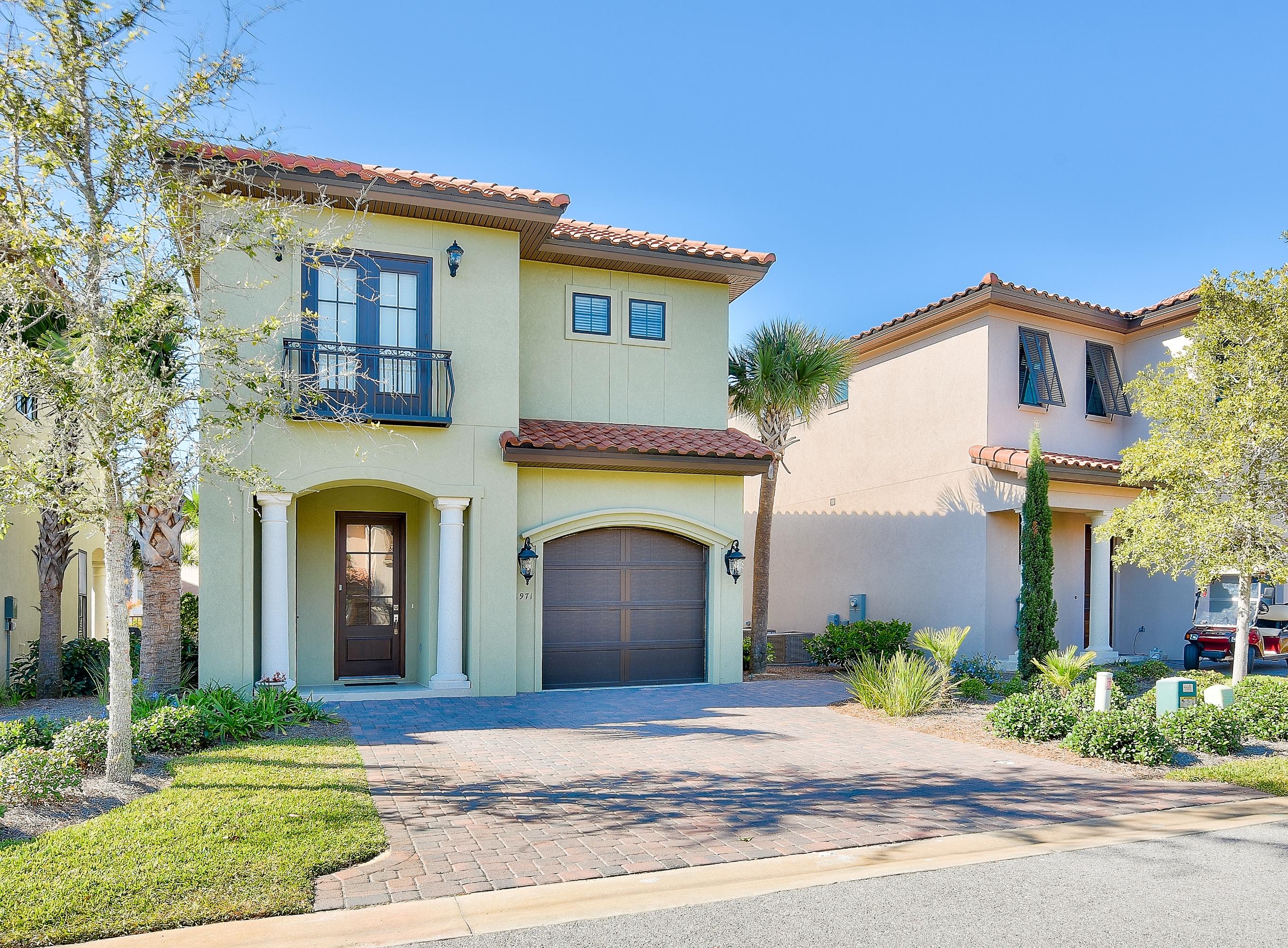 VILLA LAGO - Residential