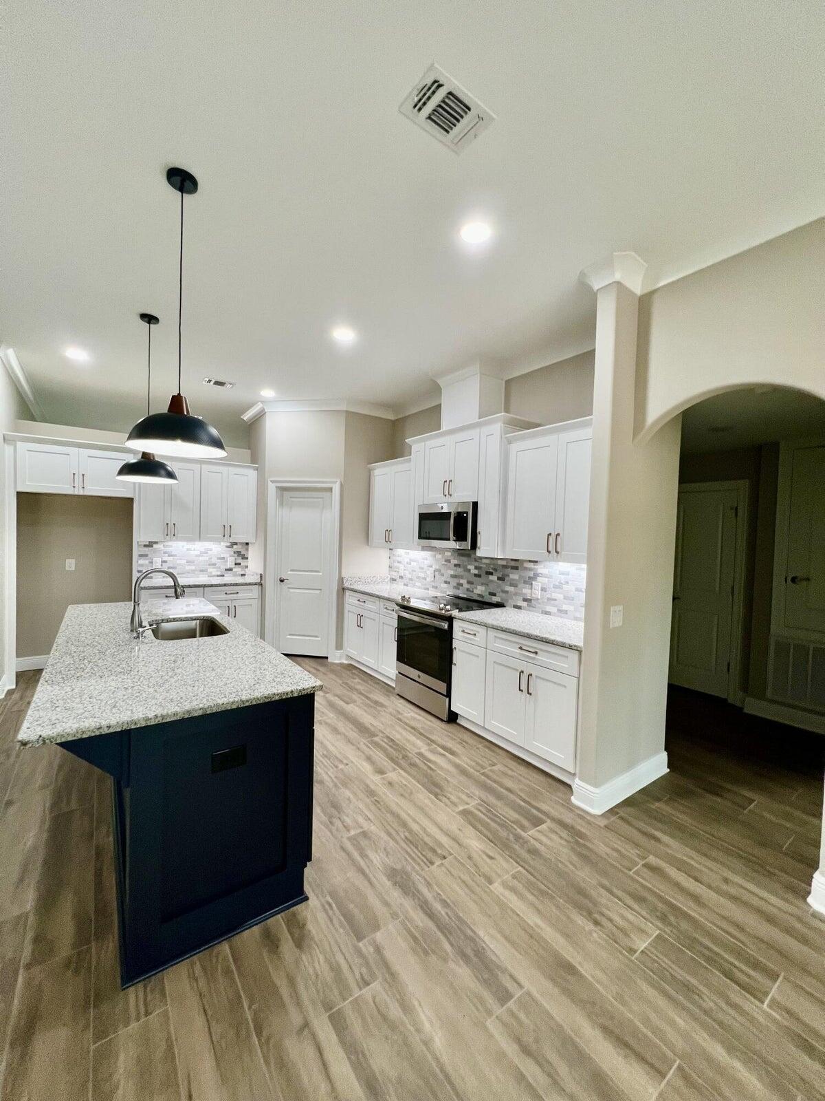 HOLLEY BY THE SEA - Residential