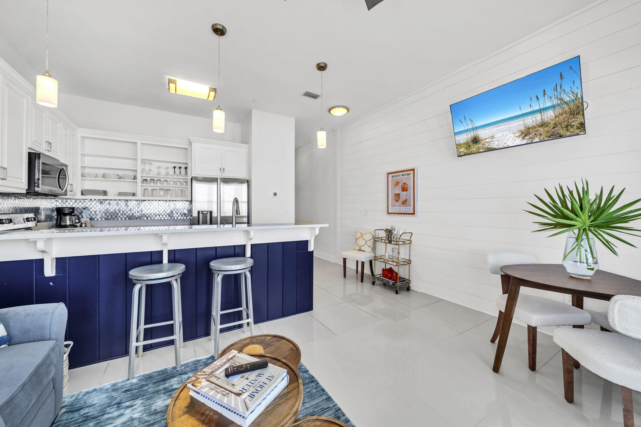 LEEWARD CONDO - Residential