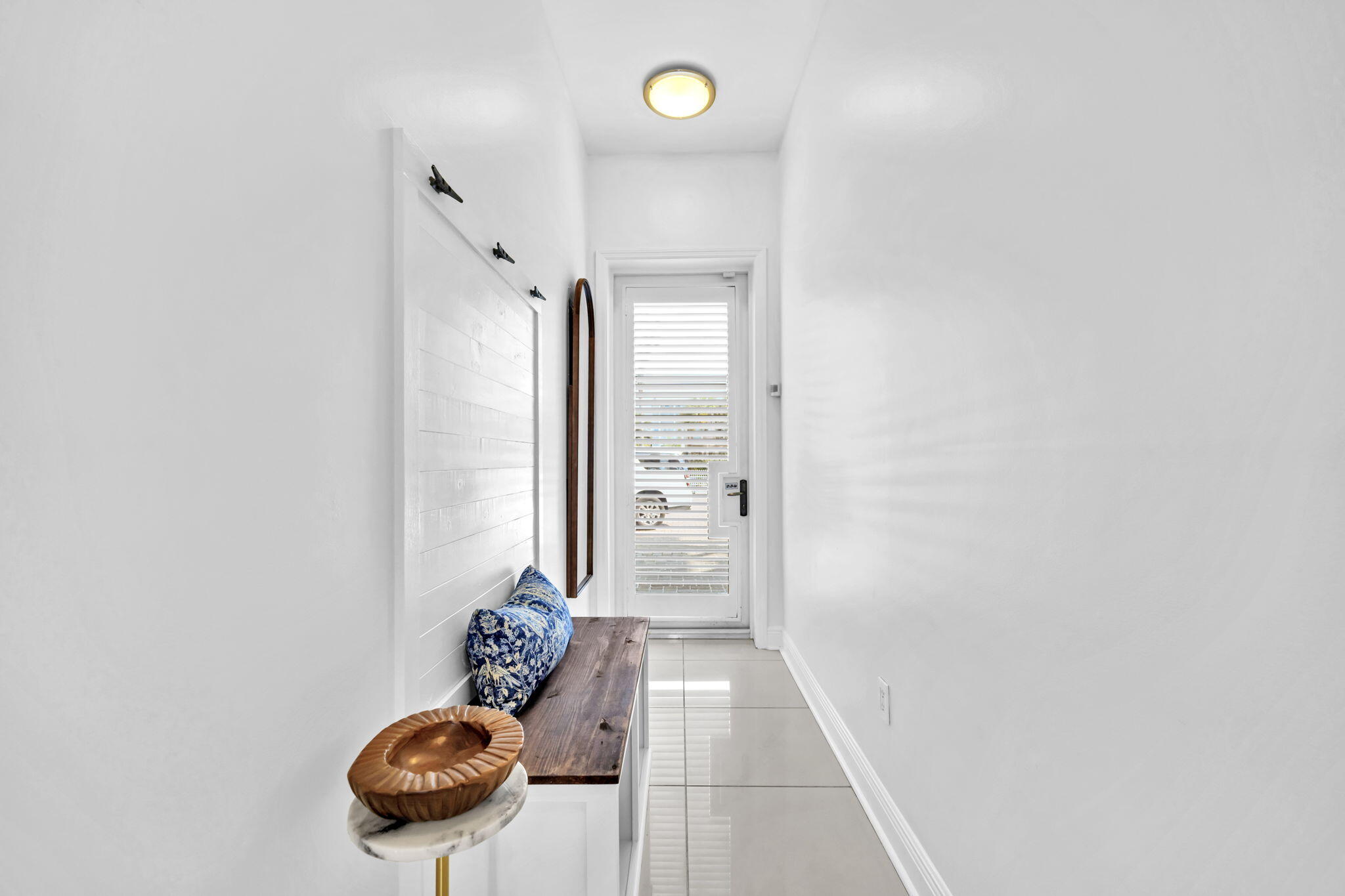 LEEWARD CONDO - Residential