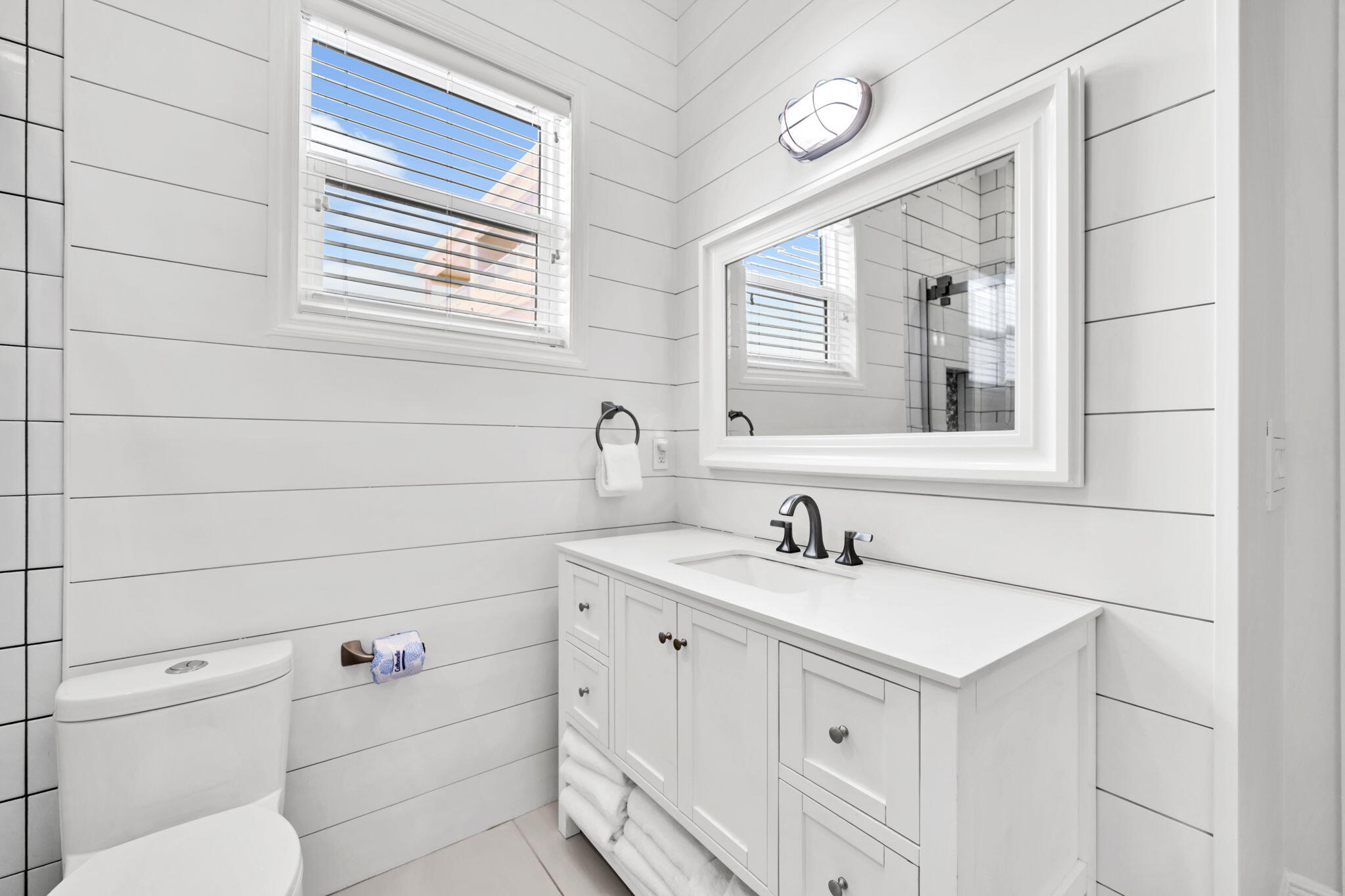 LEEWARD CONDO - Residential