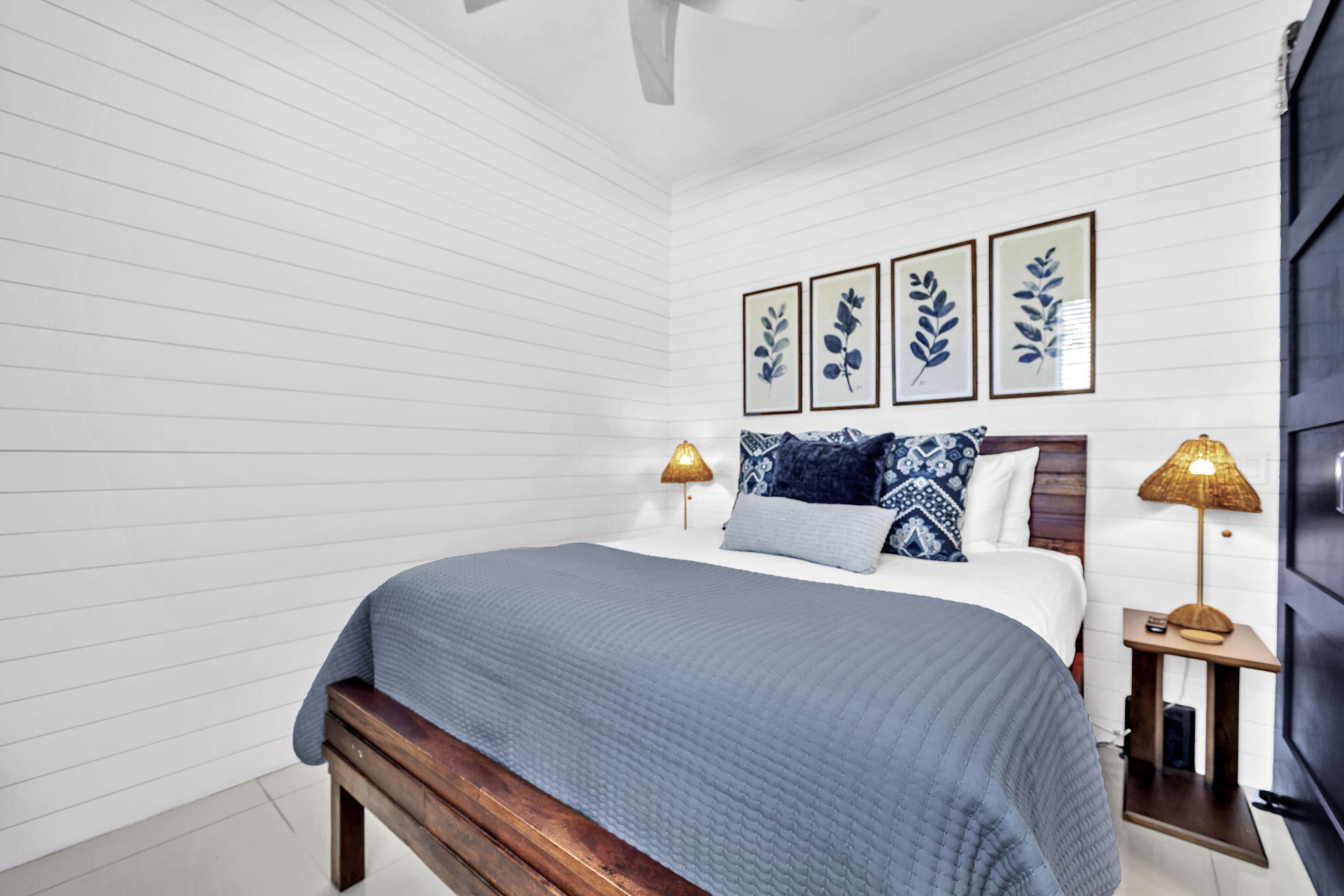 LEEWARD CONDO - Residential