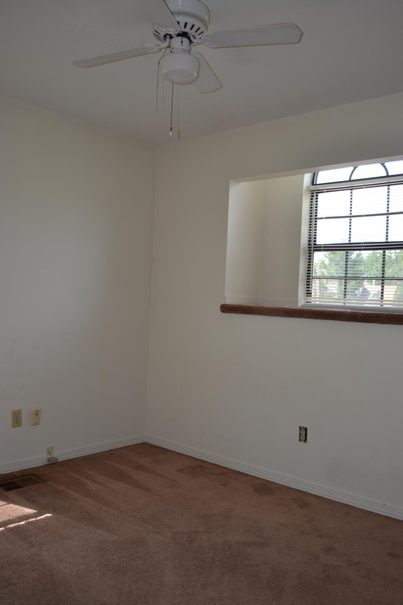 WOODLAND PARK EST - Residential