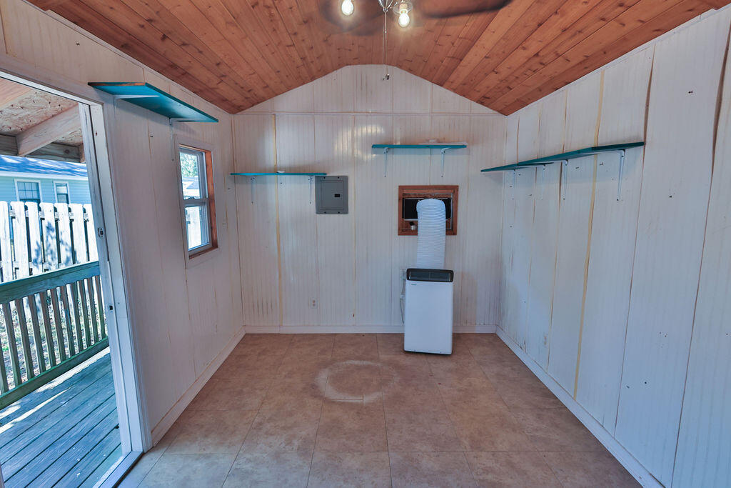 PINE MEADOWS 2ND ADDN - Residential