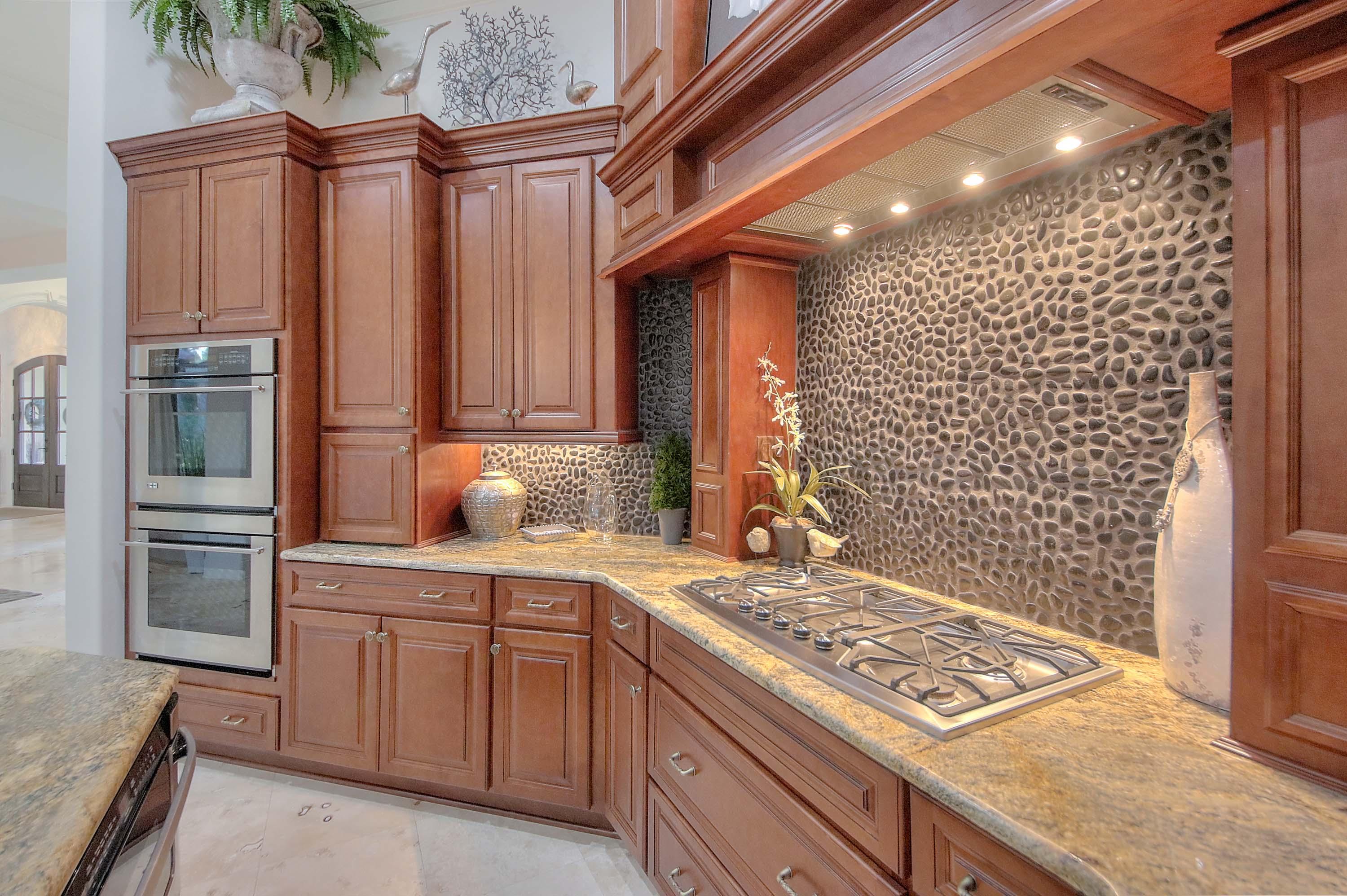 BURNT PINE - Residential