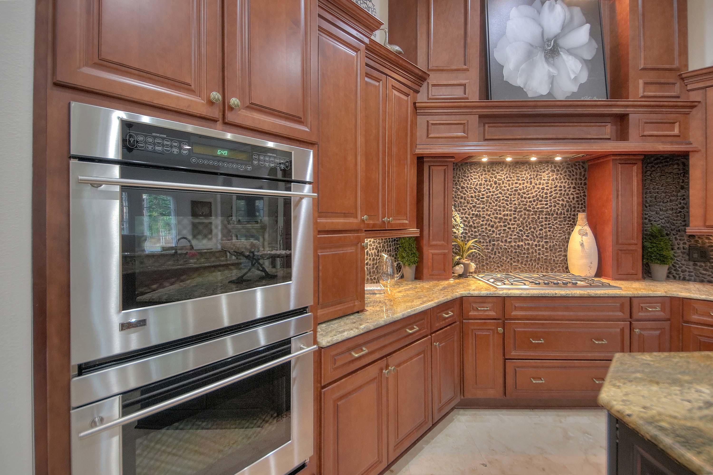 BURNT PINE - Residential