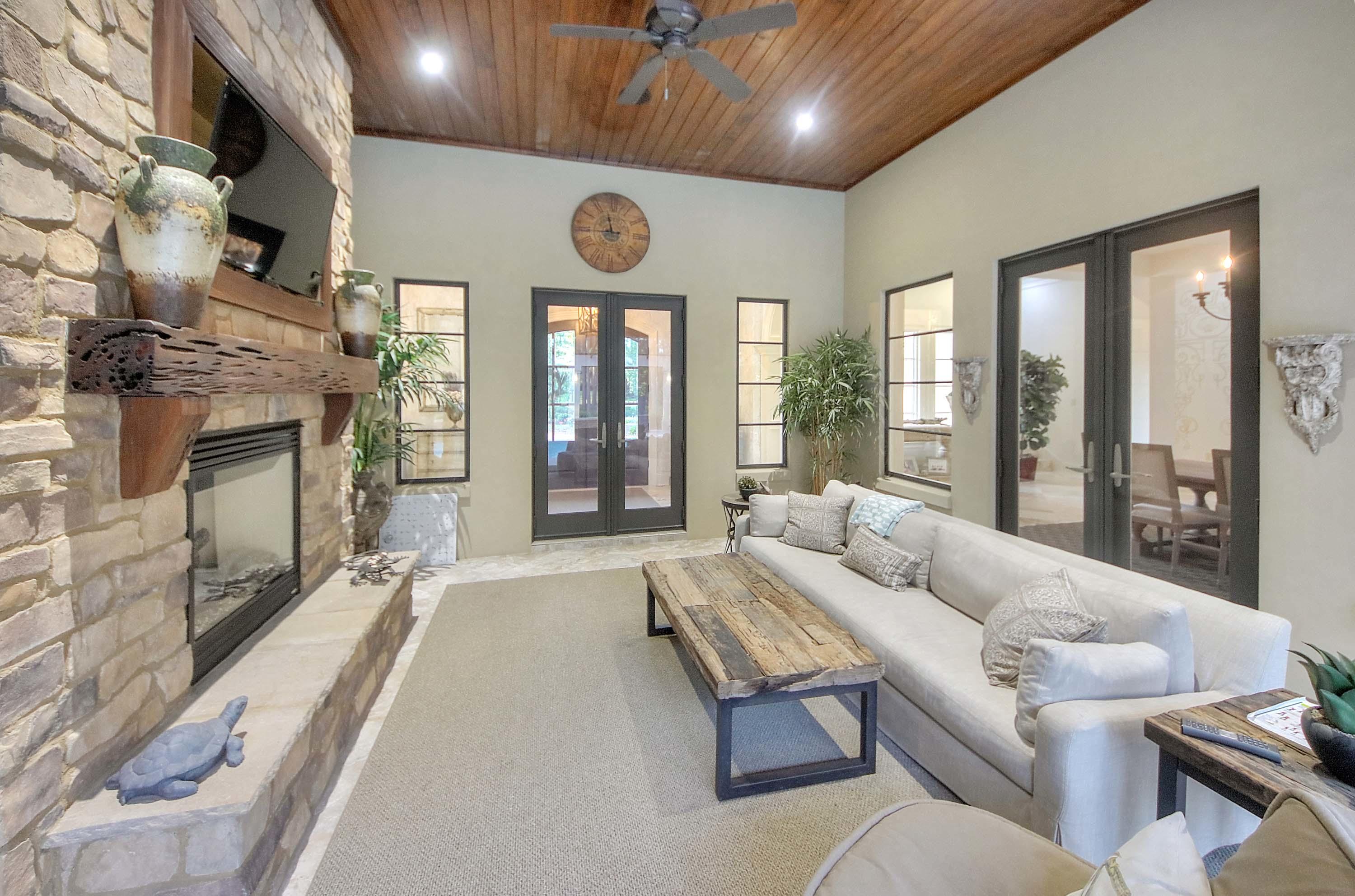 BURNT PINE - Residential