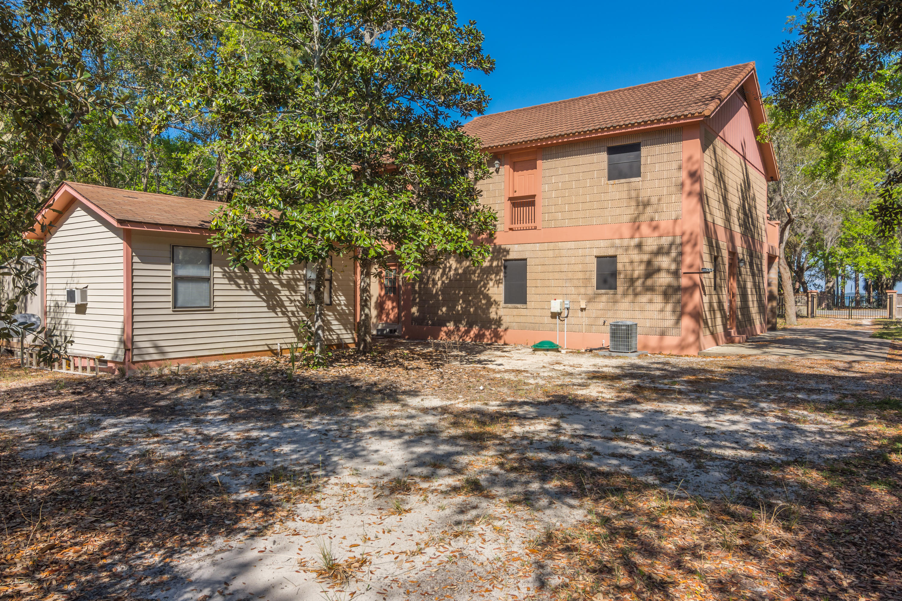 TURQUOISE BEACH 2ND ADDN - Residential