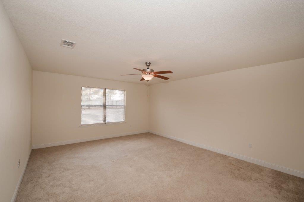 SILVER SPRINGS EST - Residential