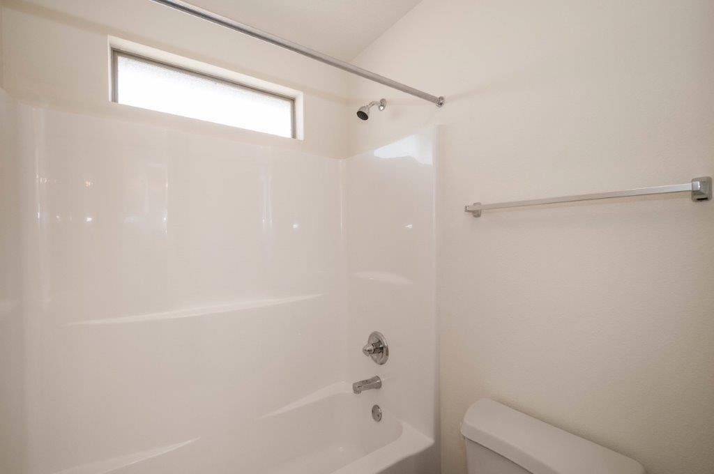 SILVER SPRINGS EST - Residential