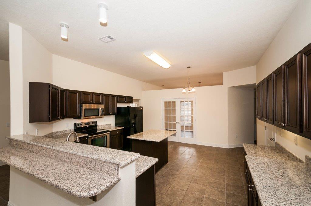 SILVER SPRINGS EST - Residential