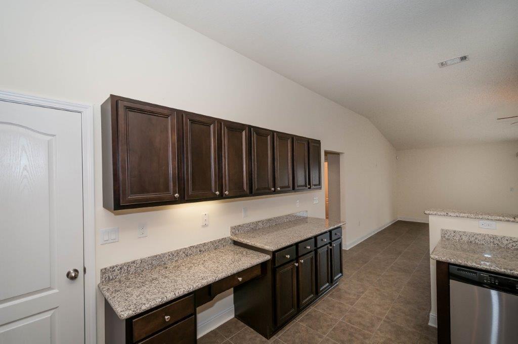 SILVER SPRINGS EST - Residential