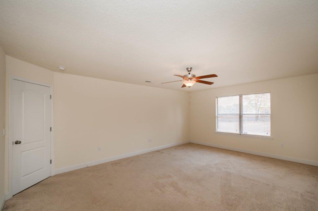 SILVER SPRINGS EST - Residential