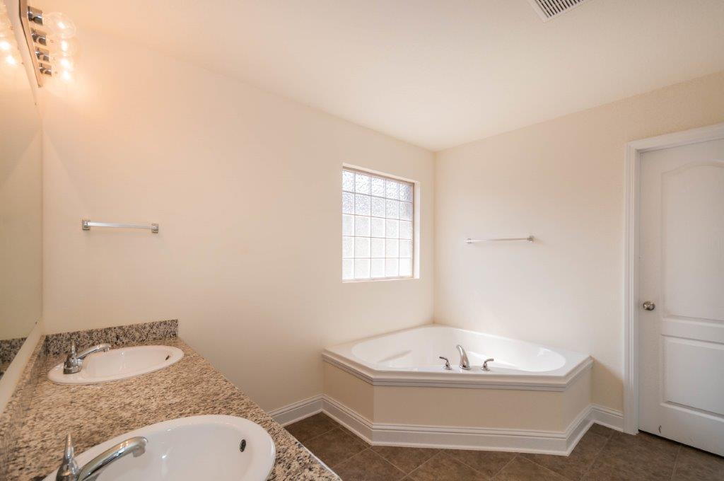 SILVER SPRINGS EST - Residential