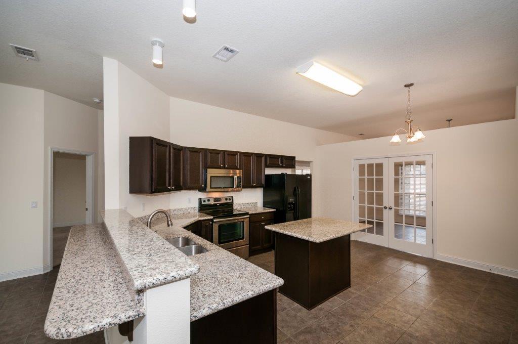 SILVER SPRINGS EST - Residential