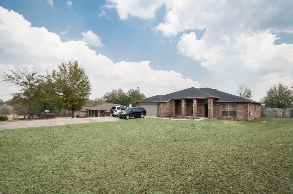 SILVER SPRINGS EST - Residential