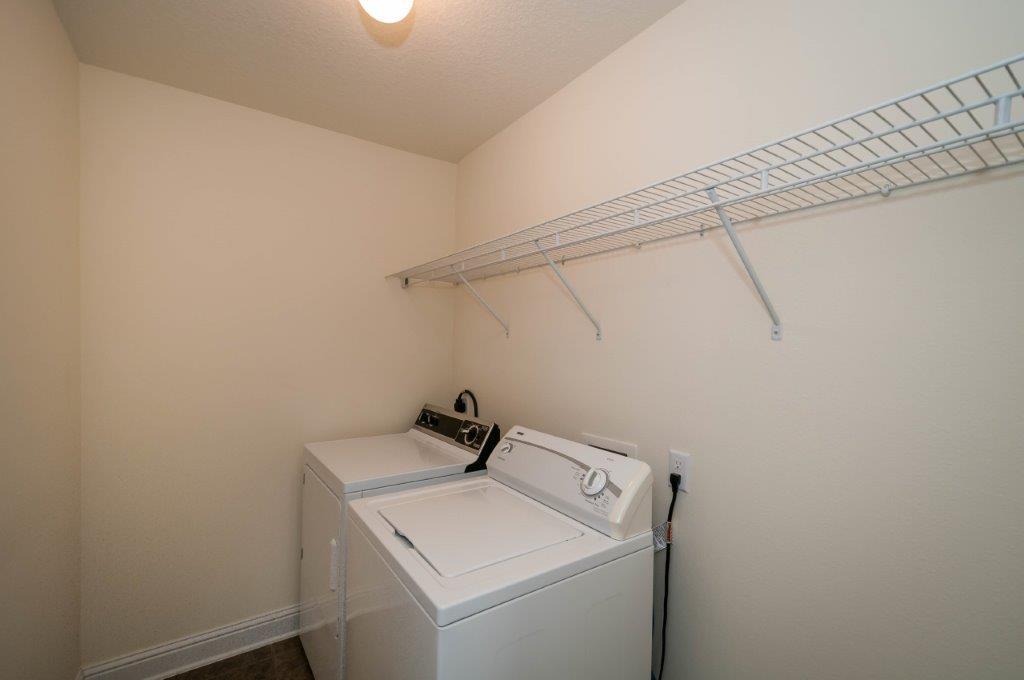 SILVER SPRINGS EST - Residential