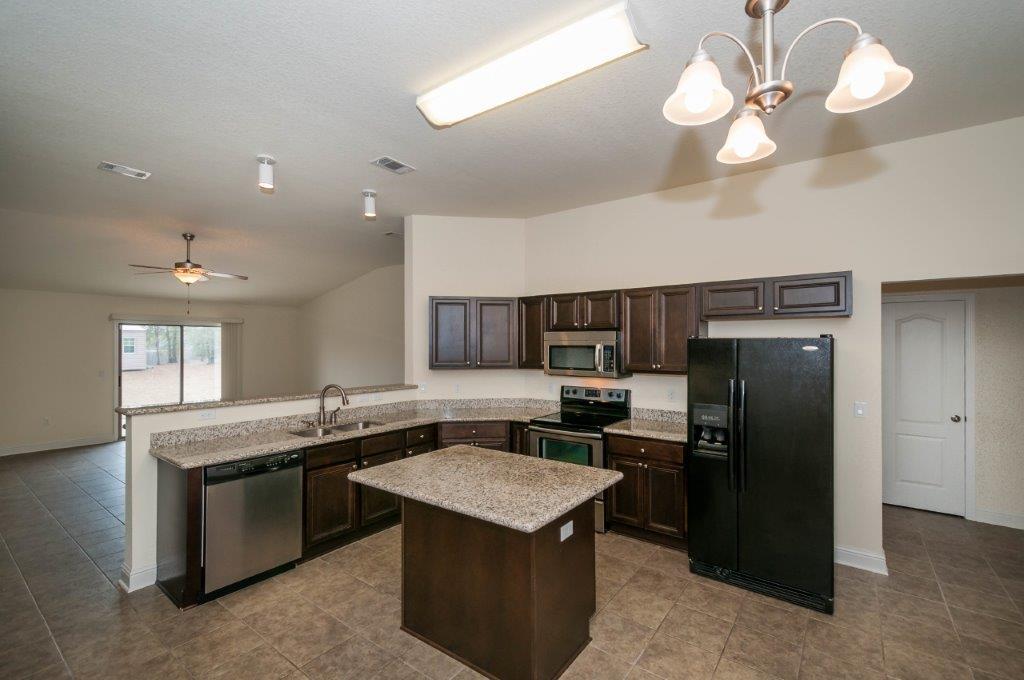 SILVER SPRINGS EST - Residential