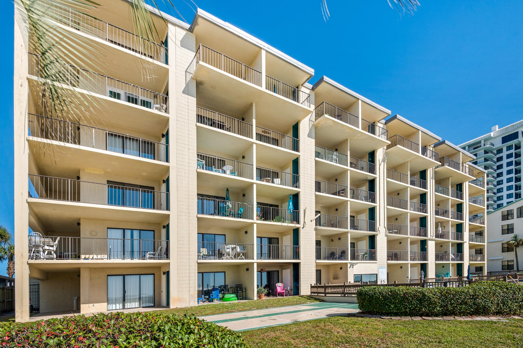 MARINER EAST CONDO - Residential