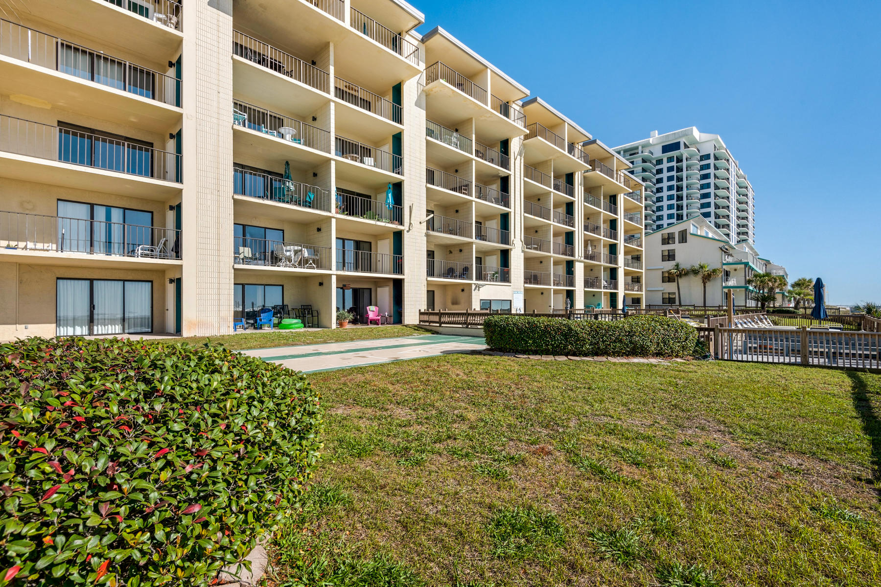 MARINER EAST CONDO - Residential