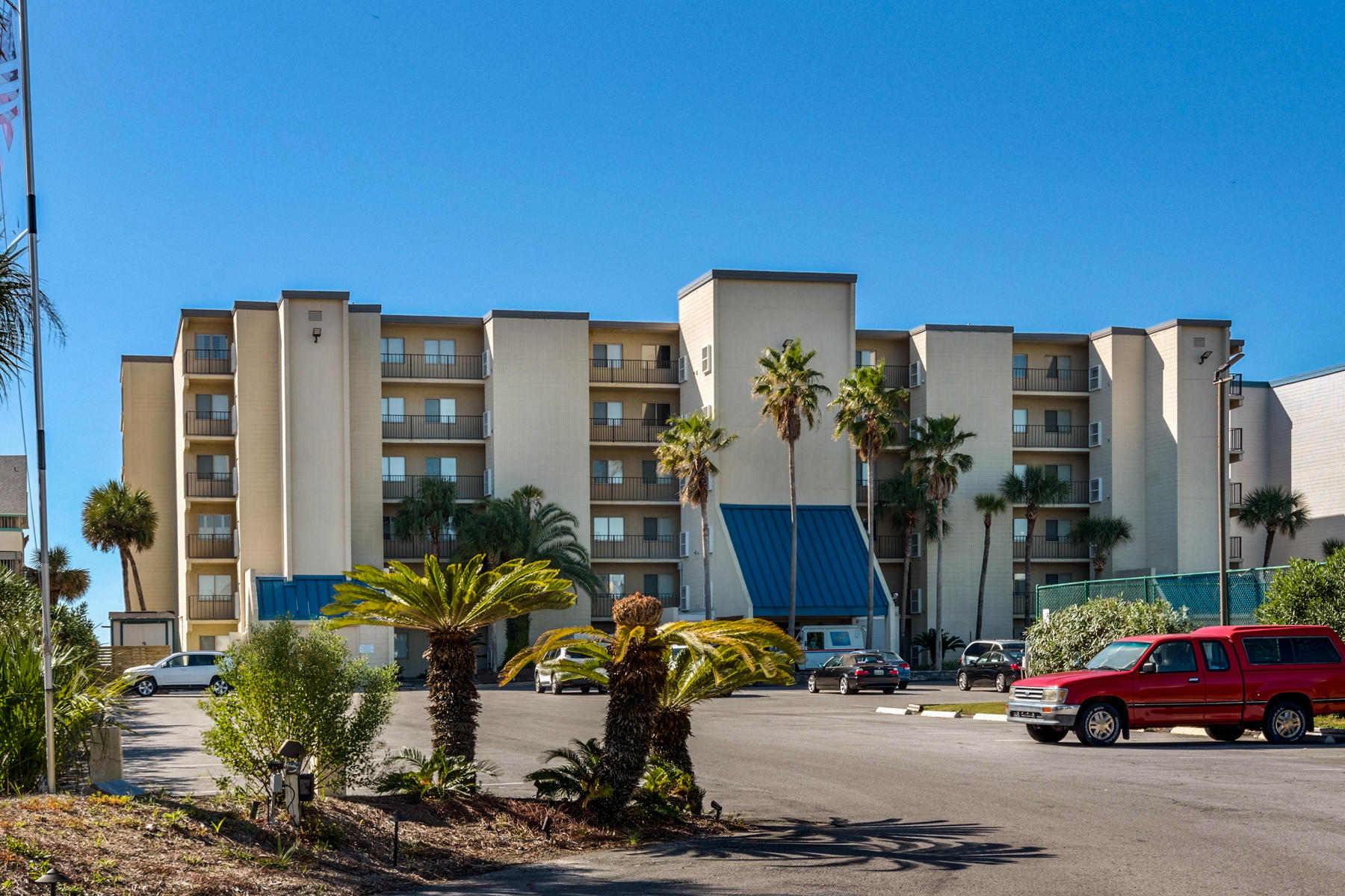 MARINER EAST CONDO - Residential