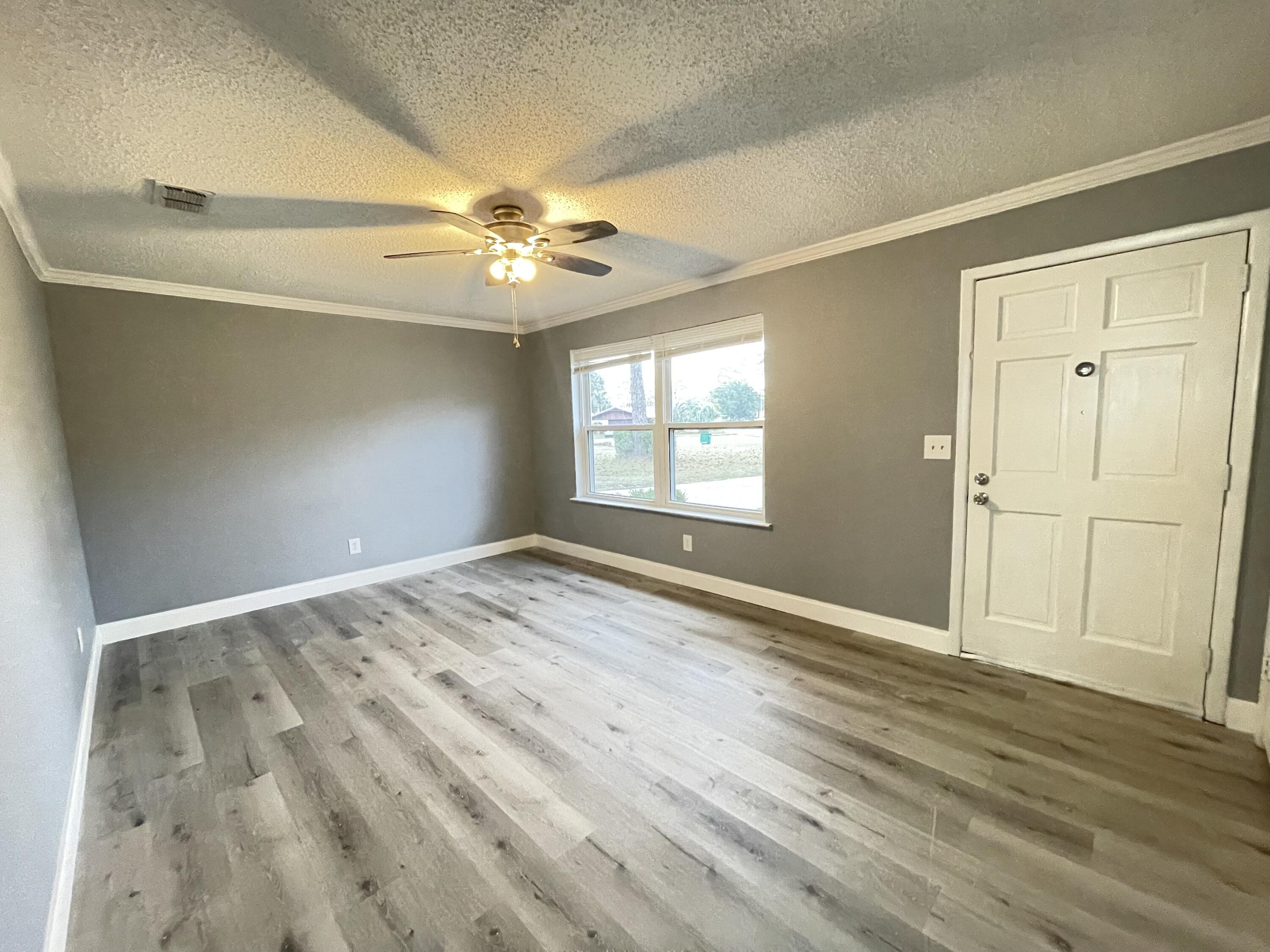 PALM ESTATES UNIT 3 - Residential Lease