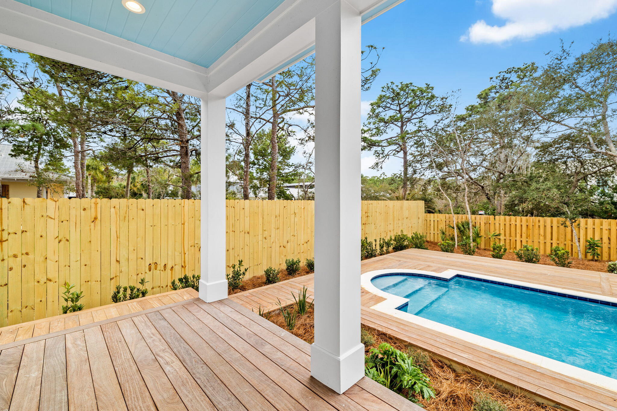 GULF SHORE MANOR - Residential