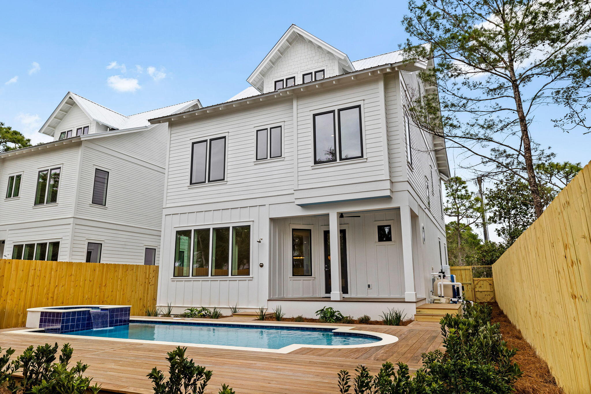 GULF SHORE MANOR - Residential
