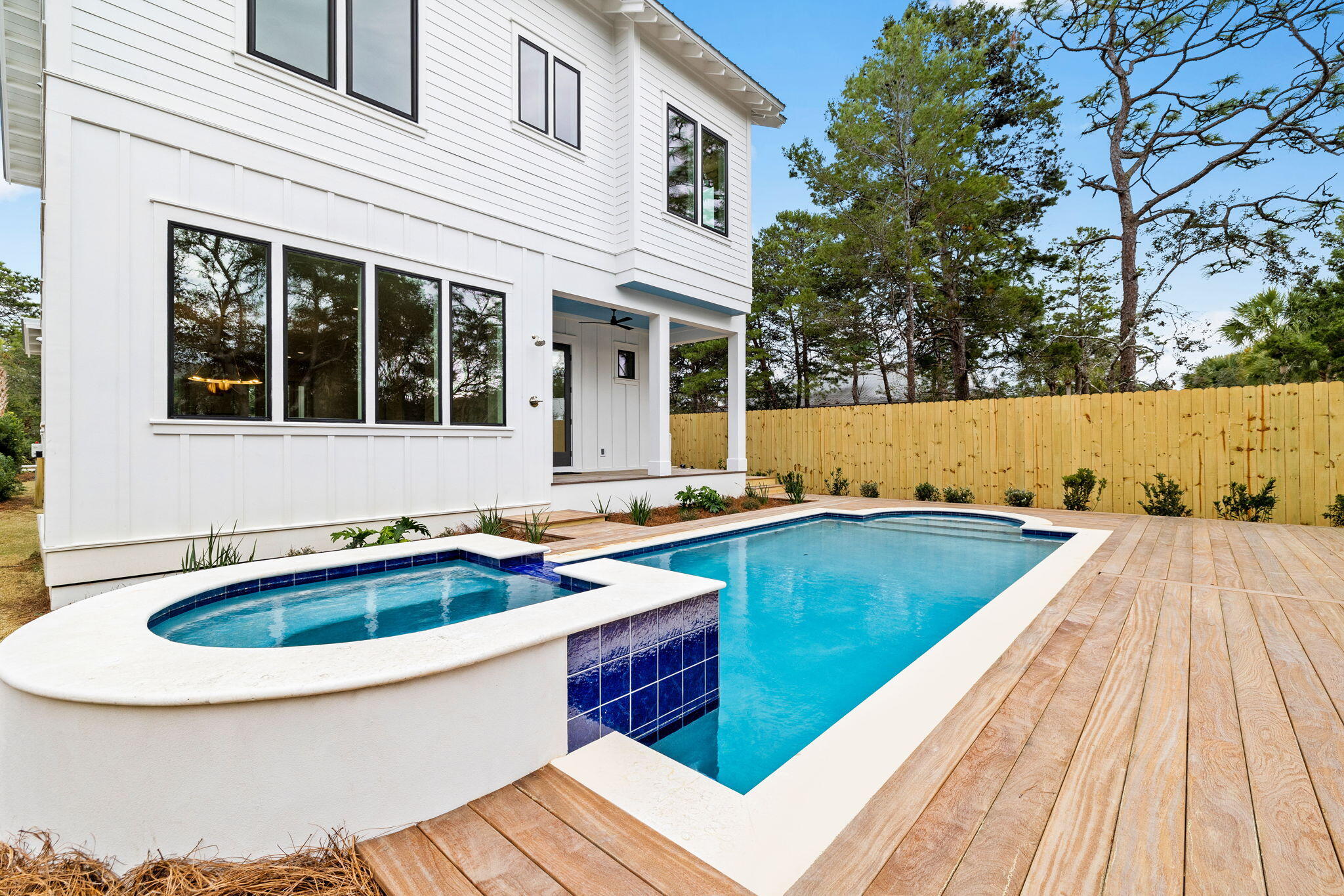 GULF SHORE MANOR - Residential
