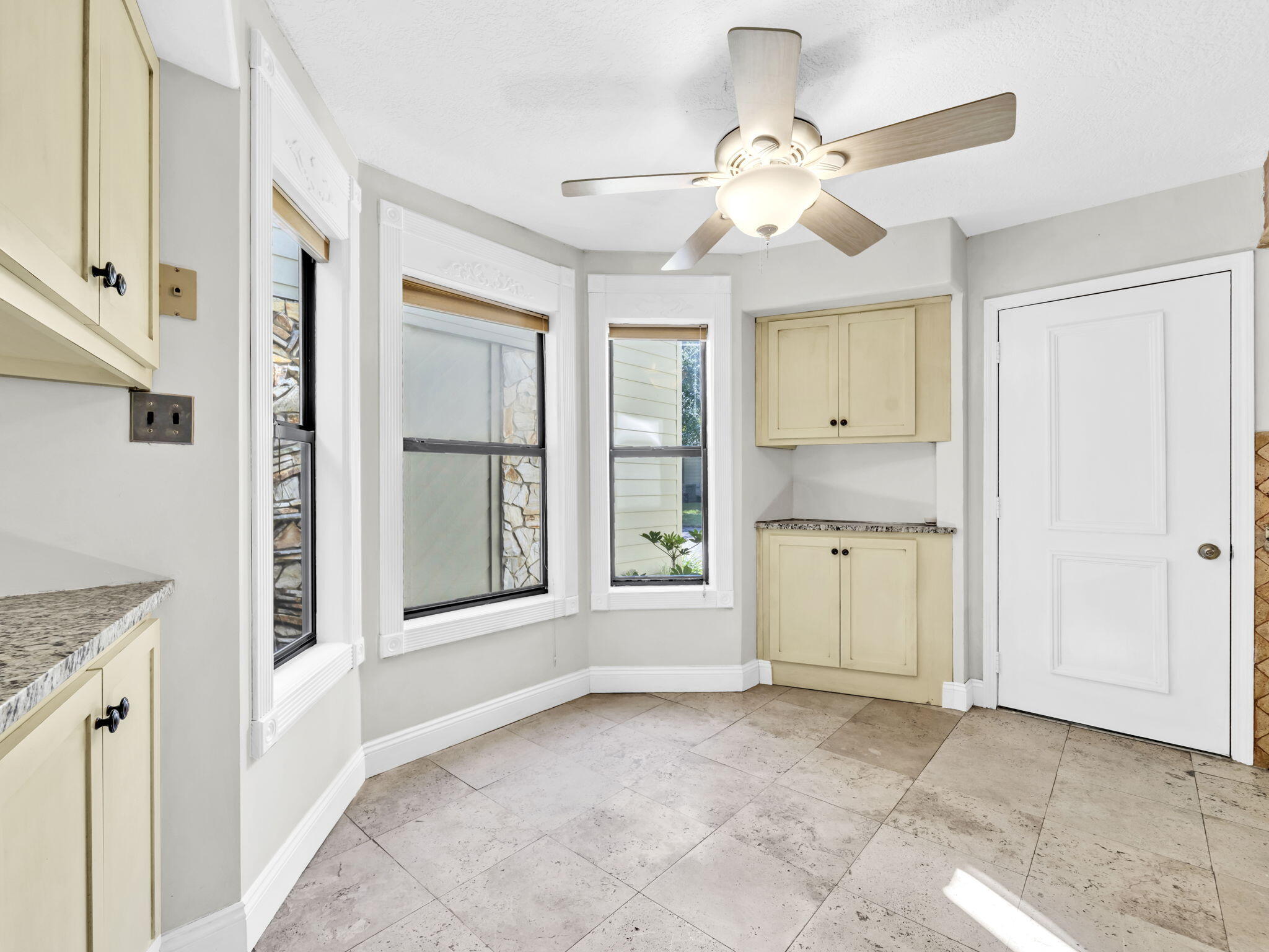 KIDD BAYOU OAKS UNIT 2 - Residential Lease