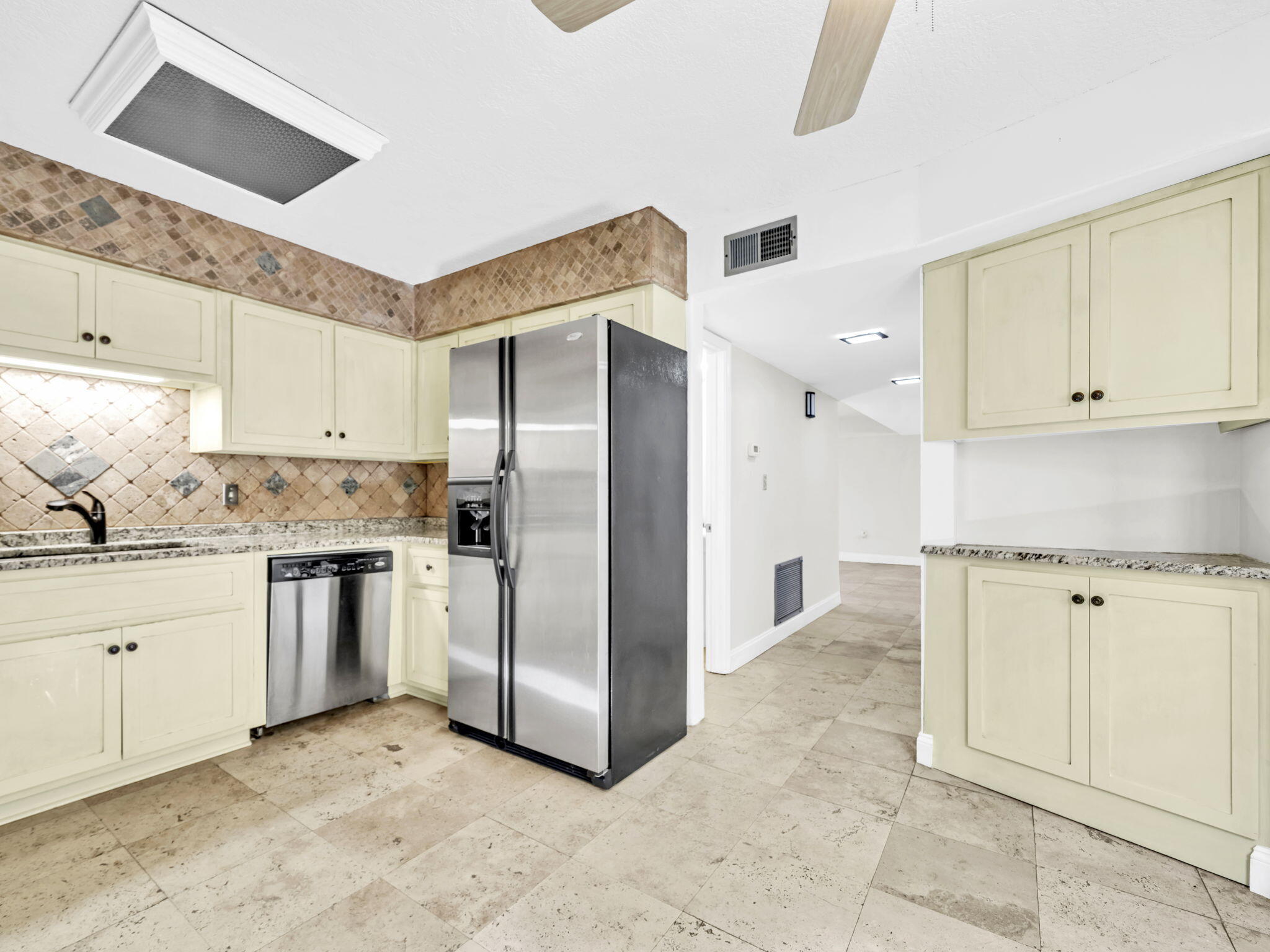 KIDD BAYOU OAKS UNIT 2 - Residential Lease