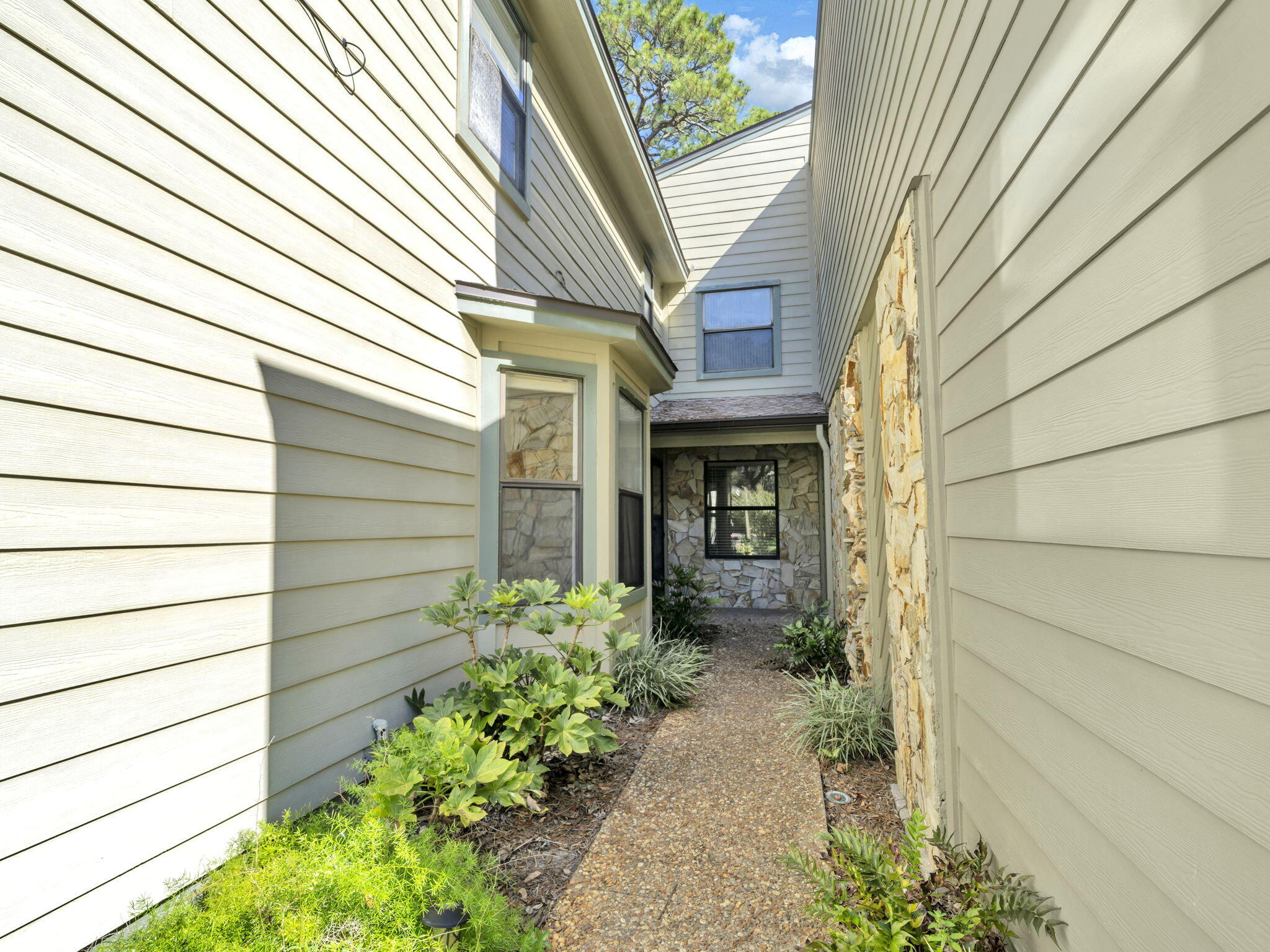 KIDD BAYOU OAKS UNIT 2 - Residential Lease