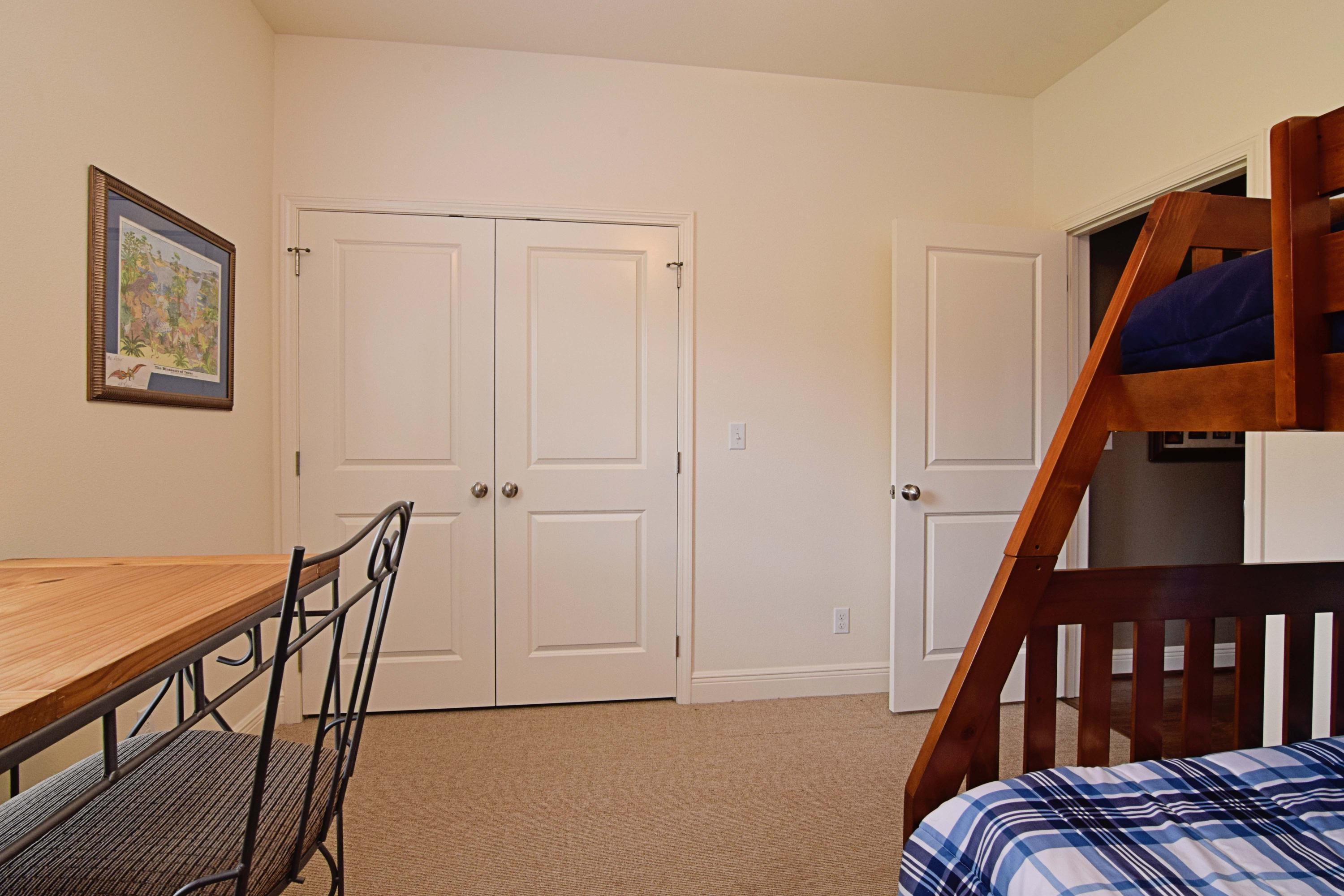 LAKE RIDGE ESTATES - Residential