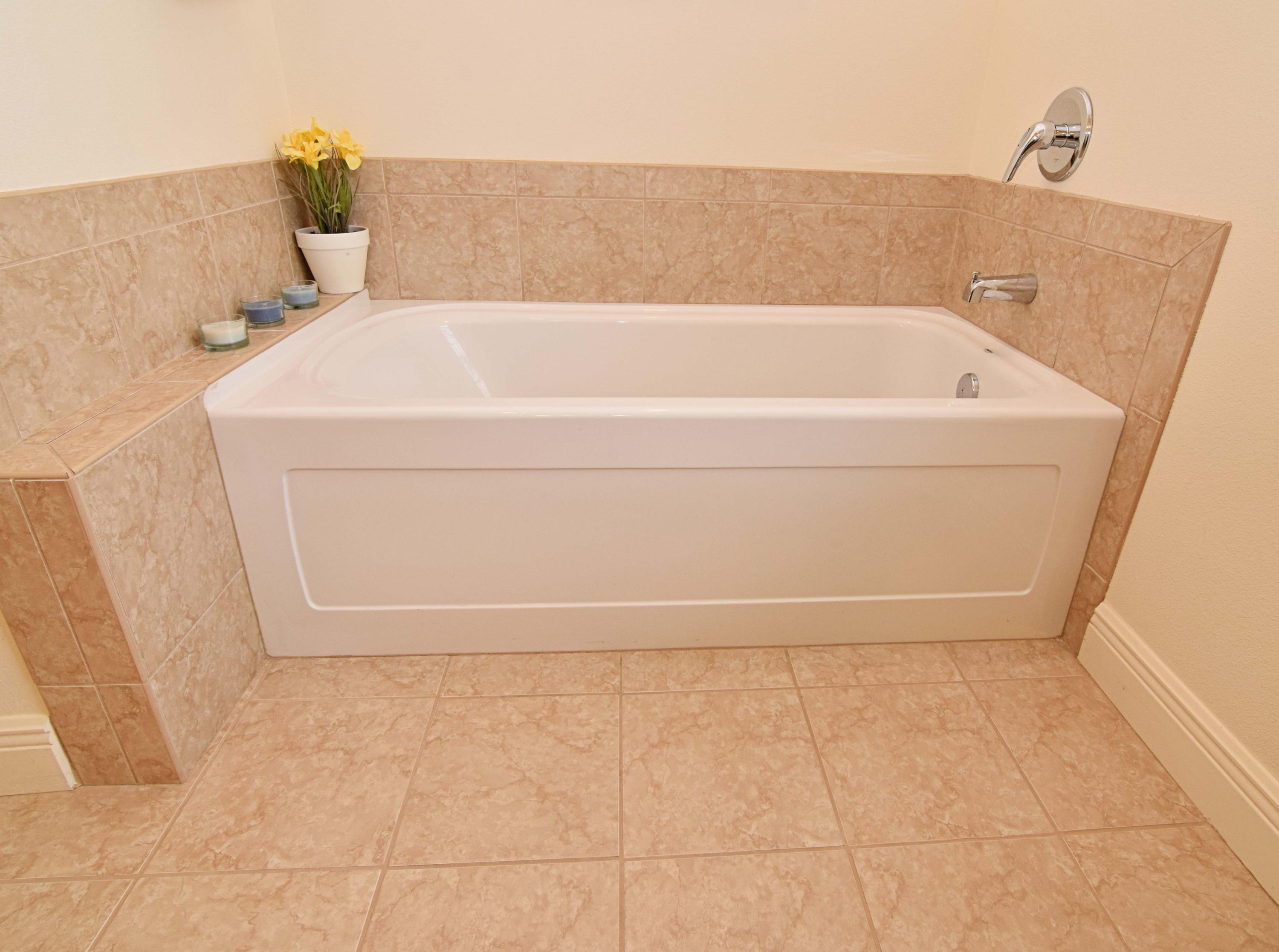 LAKE RIDGE ESTATES - Residential