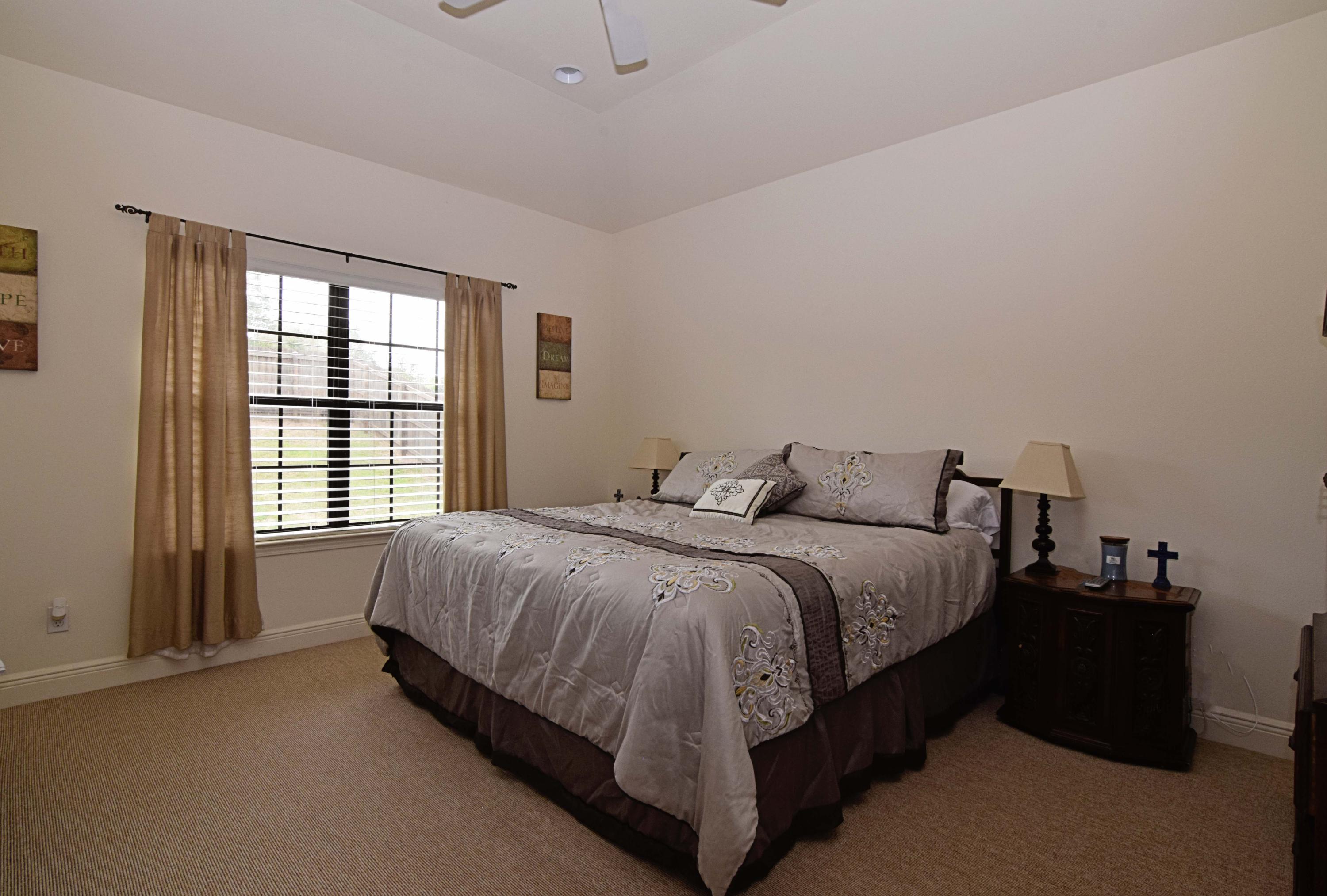 LAKE RIDGE ESTATES - Residential