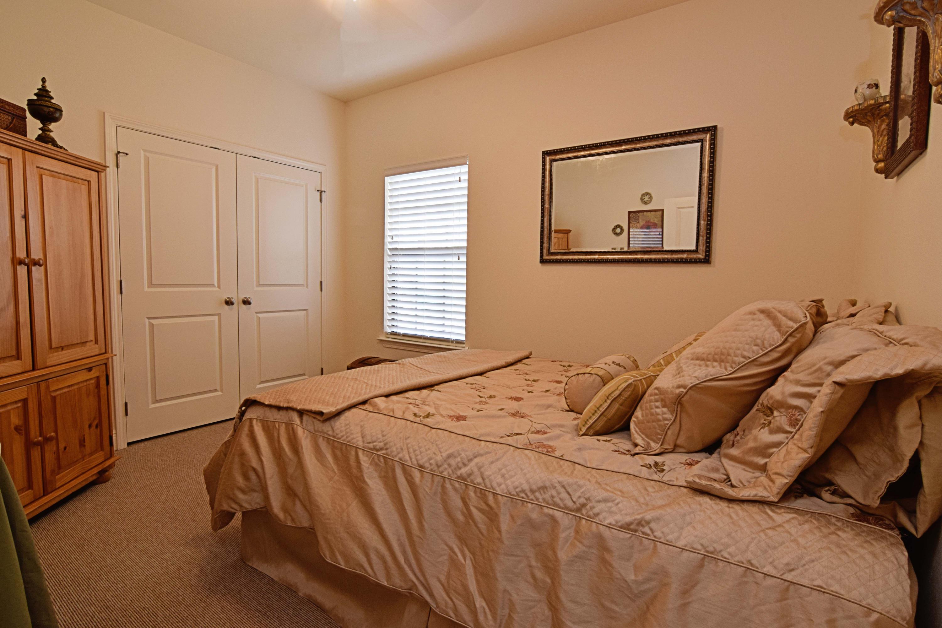 LAKE RIDGE ESTATES - Residential