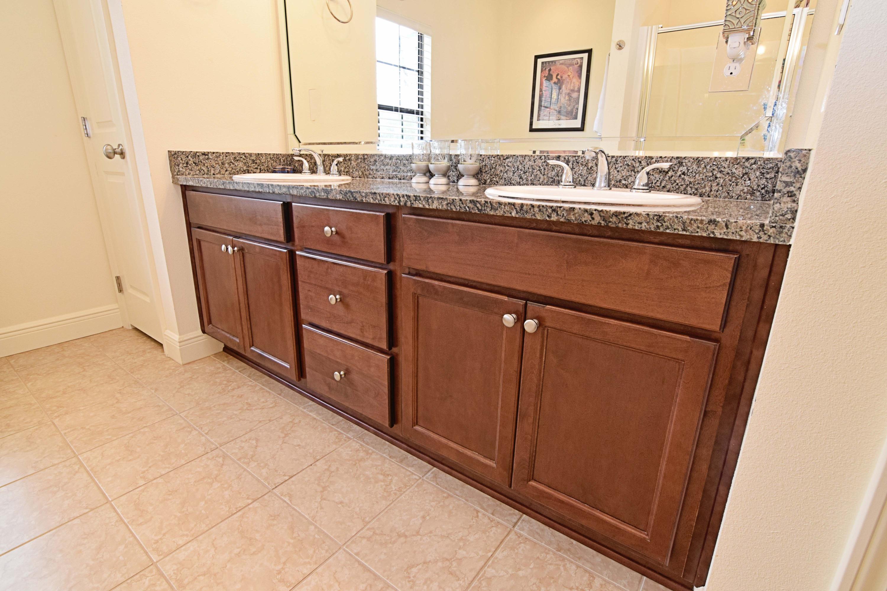 LAKE RIDGE ESTATES - Residential