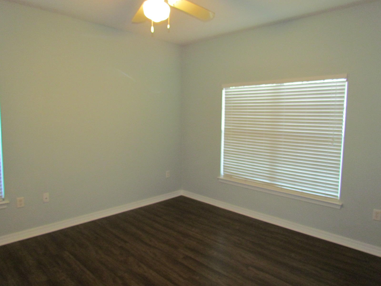 THE OAKS AT NICEVILLE CONDO UNIT 124 - Residential Lease