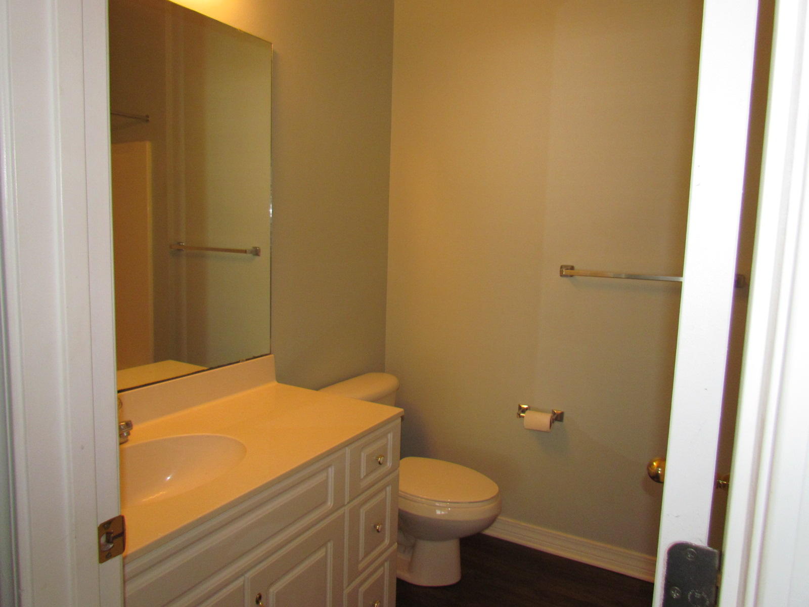 THE OAKS AT NICEVILLE CONDO UNIT 124 - Residential Lease